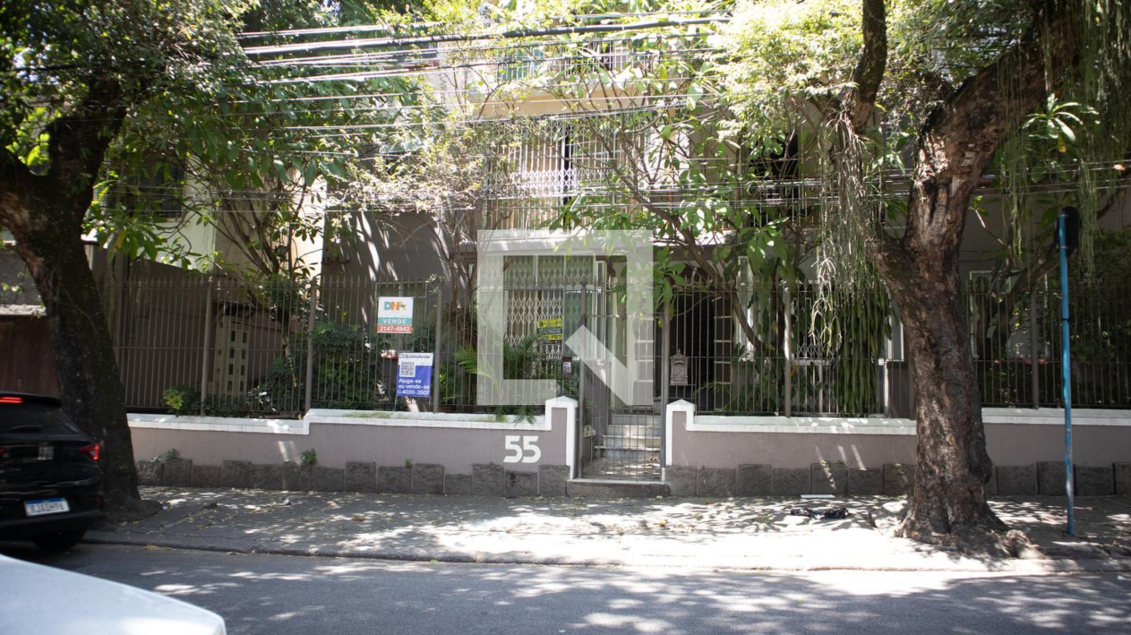 Fachada Condomínio em Rua dos Araújos, 55