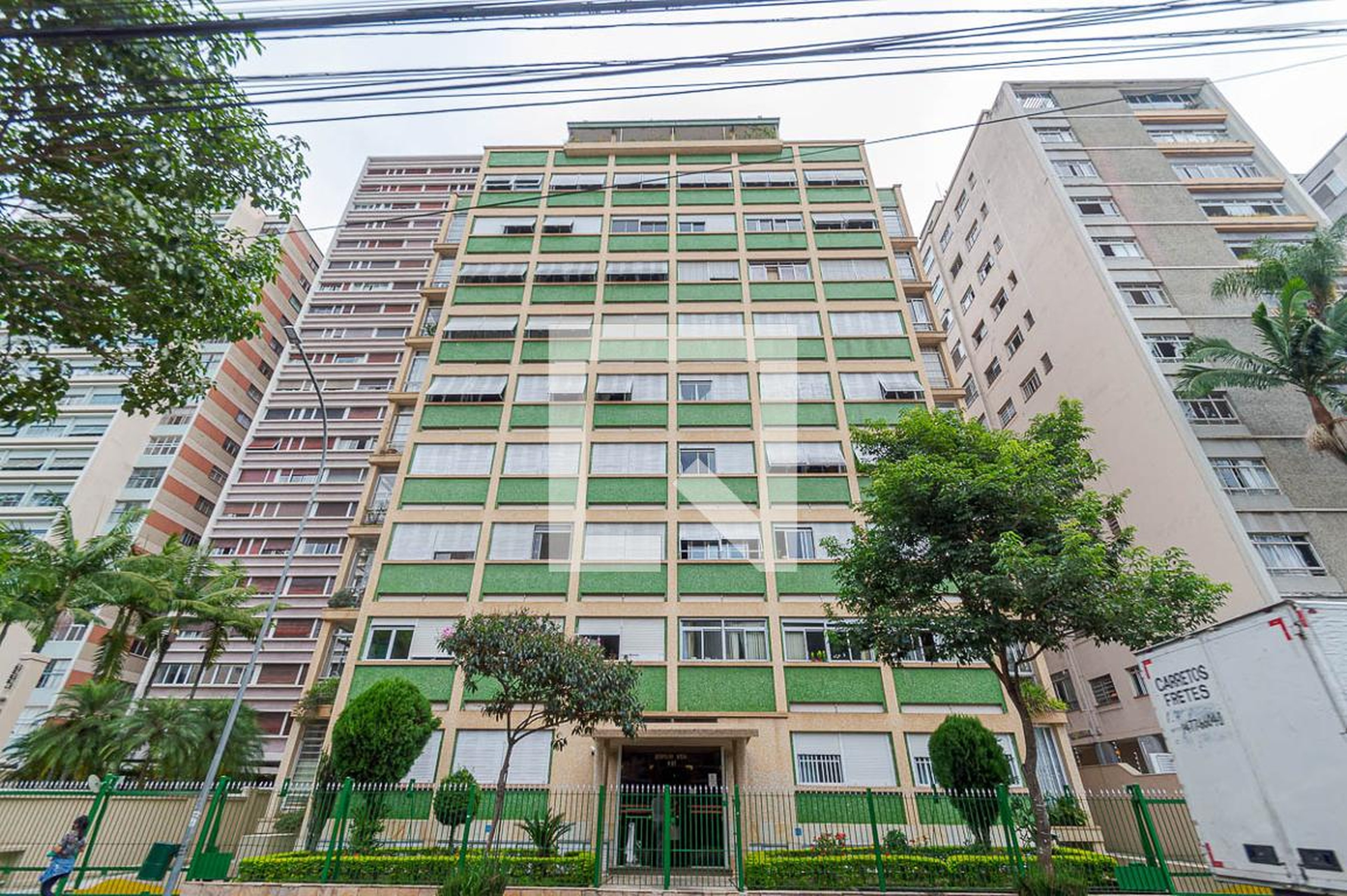 Fachada Condomínio em Rua Cincinato Braga, 431