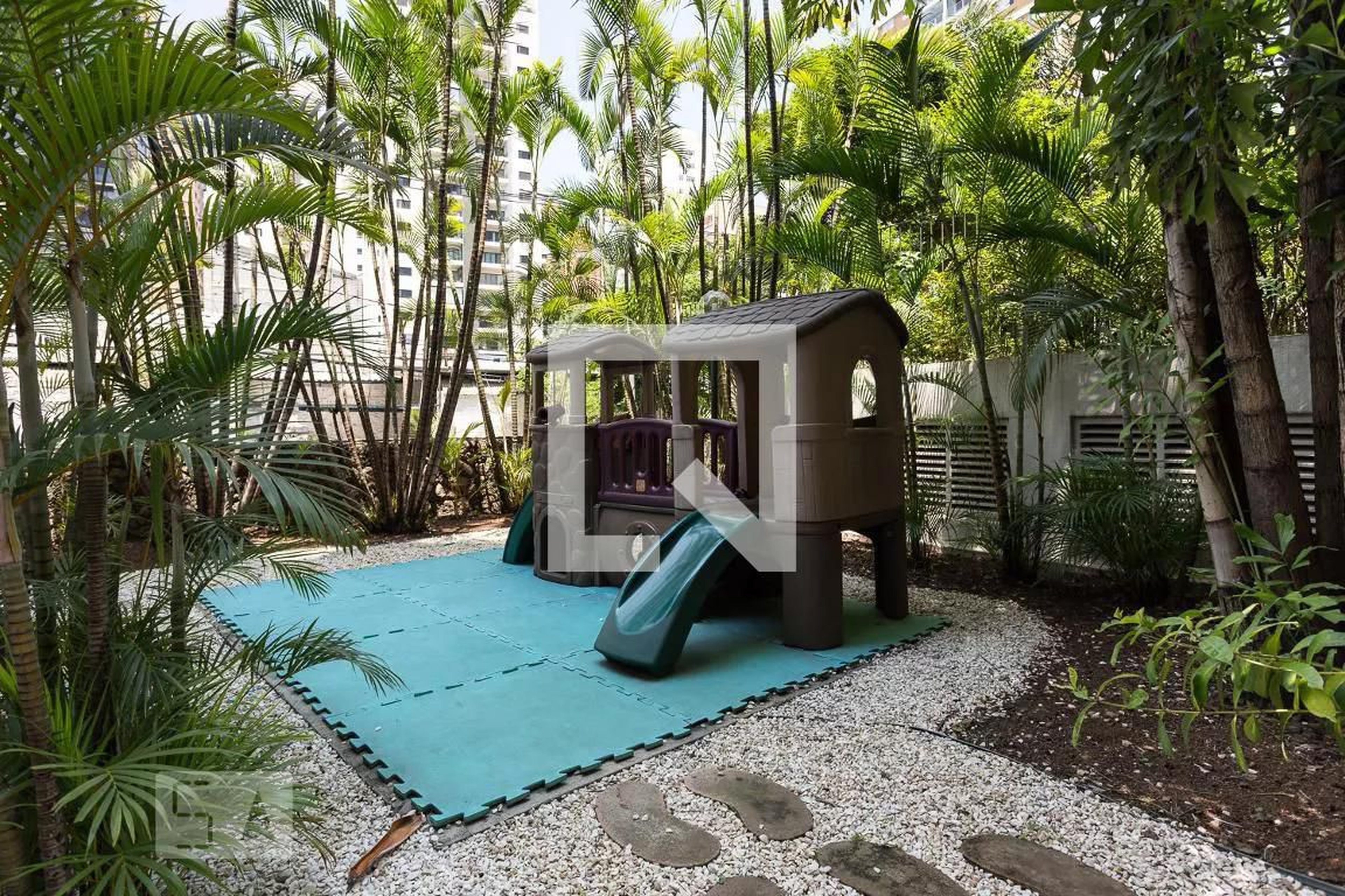 Playground - Nattier