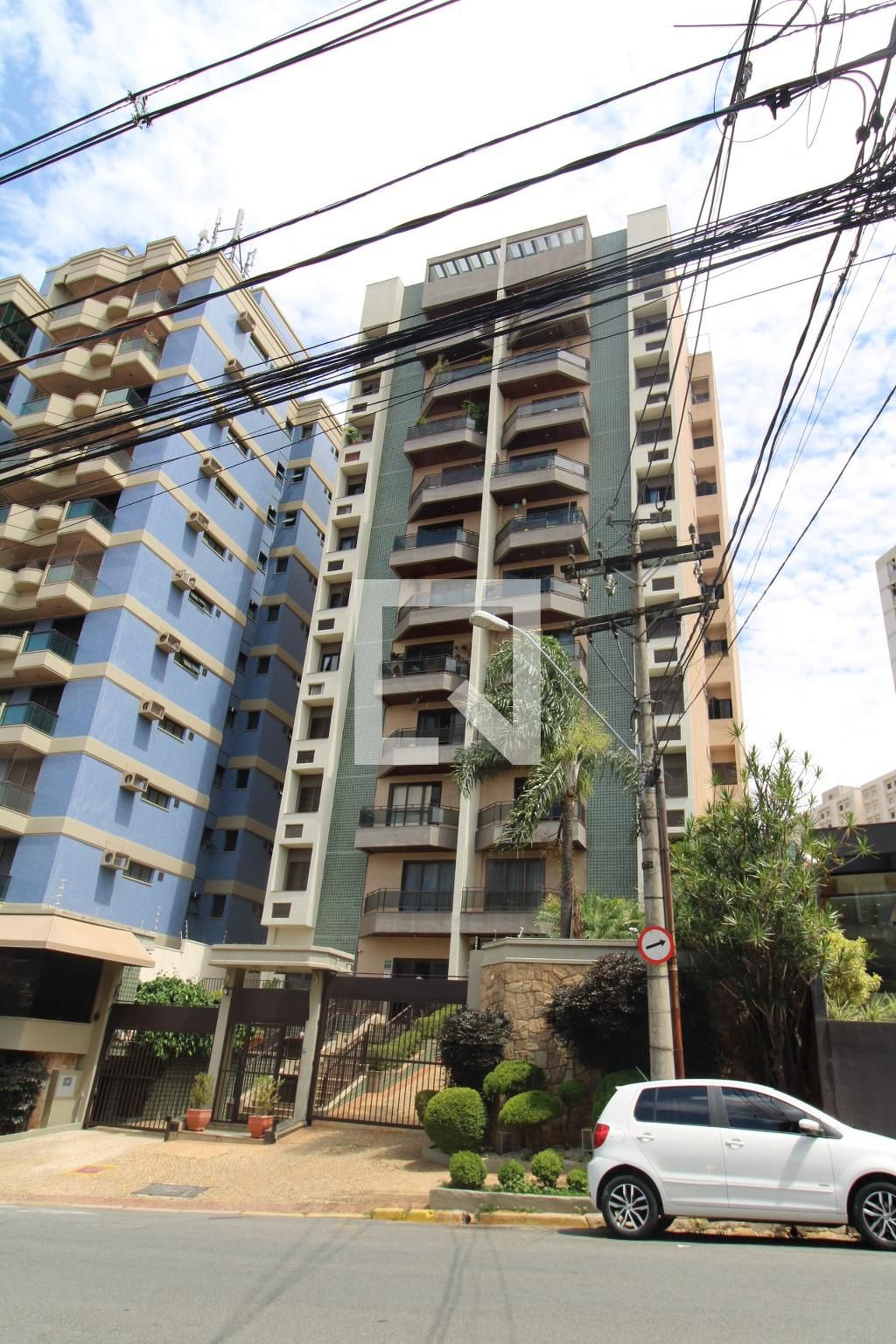 Fachada do Condomínio Condomínio em Rua Coronel Francisco Andrade Coutinho, 200