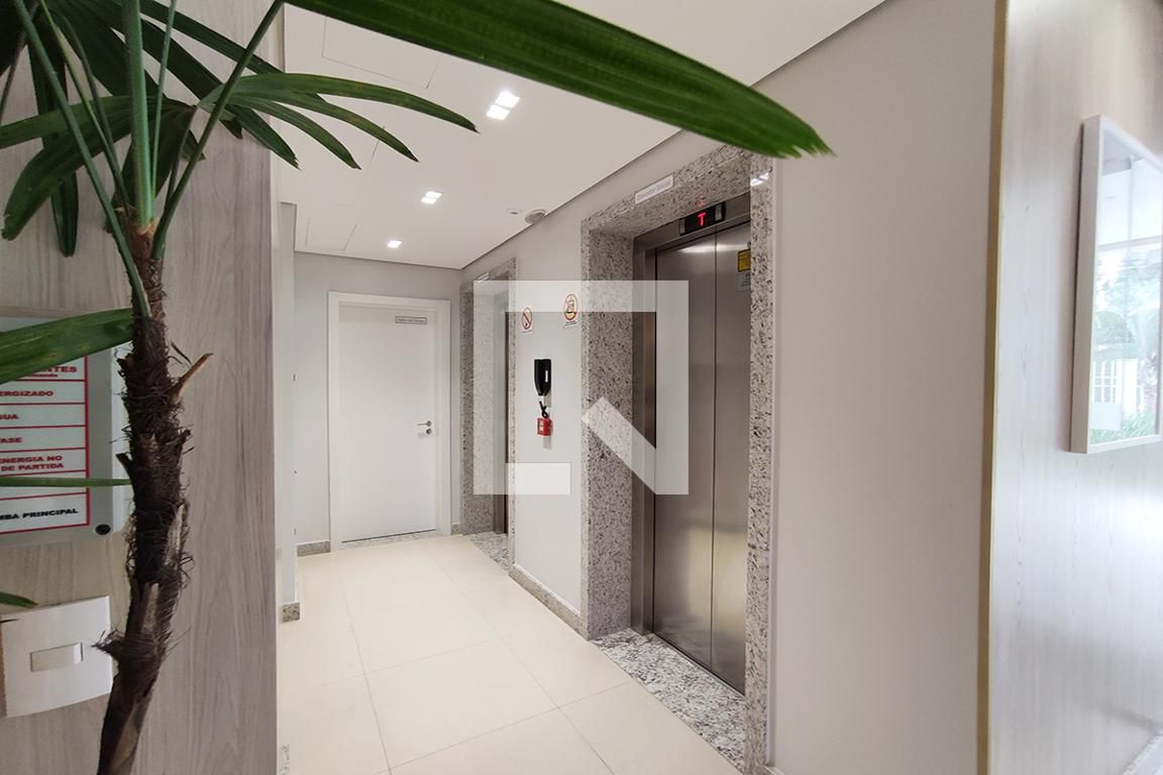 Elevador - Cosmopolitan Residence