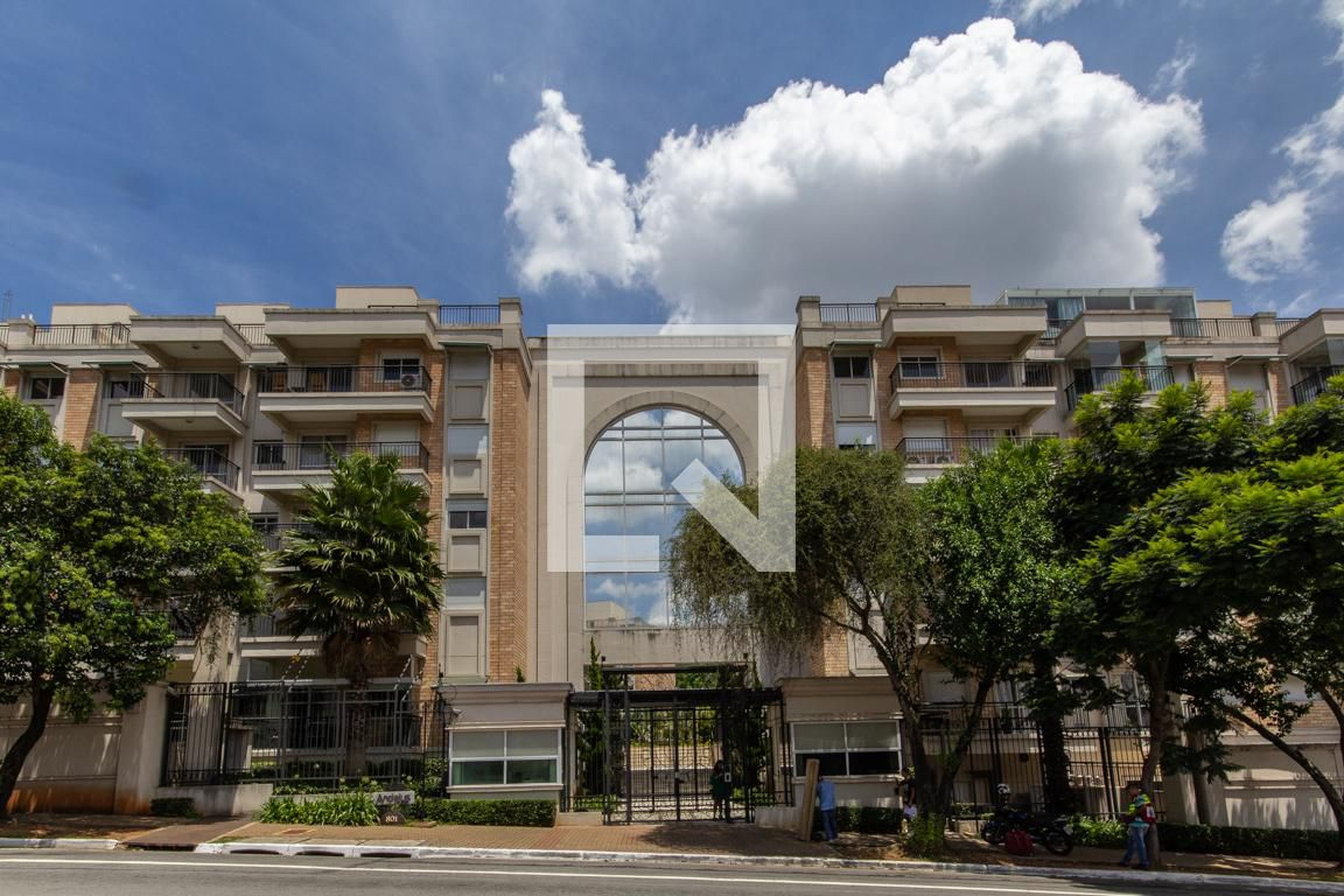 Fachada Condomínio em Avenida Padre Lebret, 85