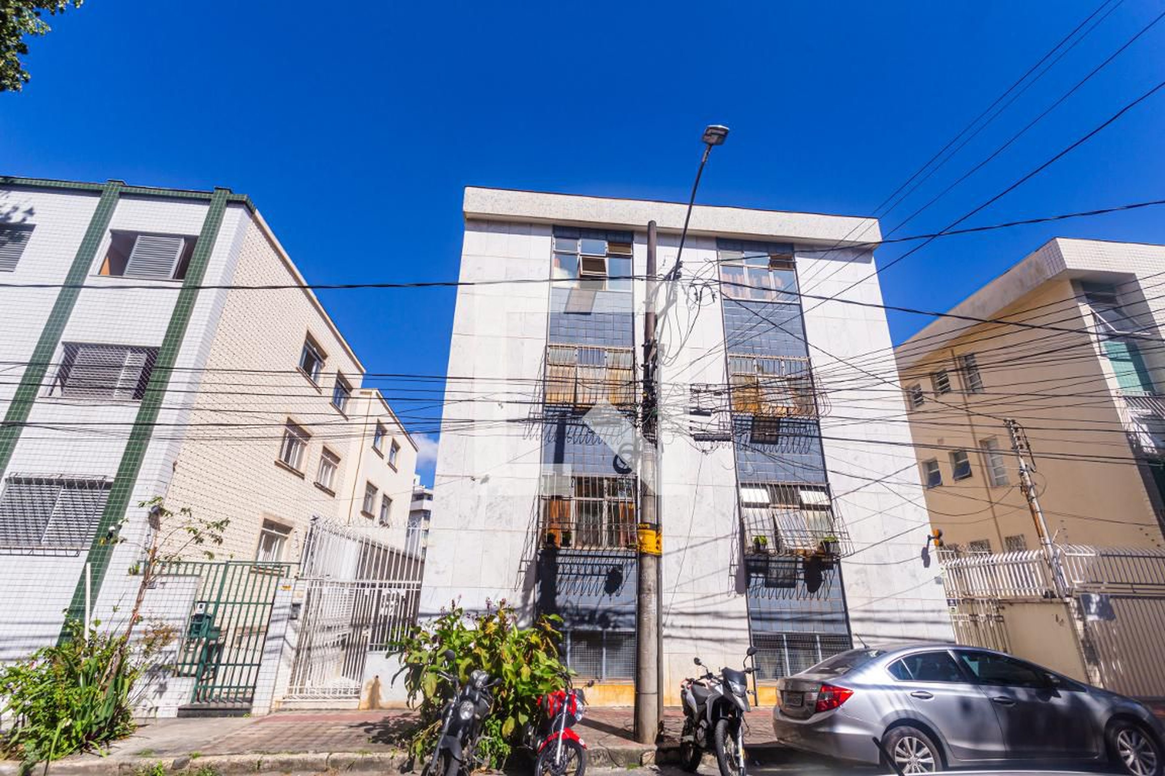 Fachada Condomínio em Rua Chile, 136