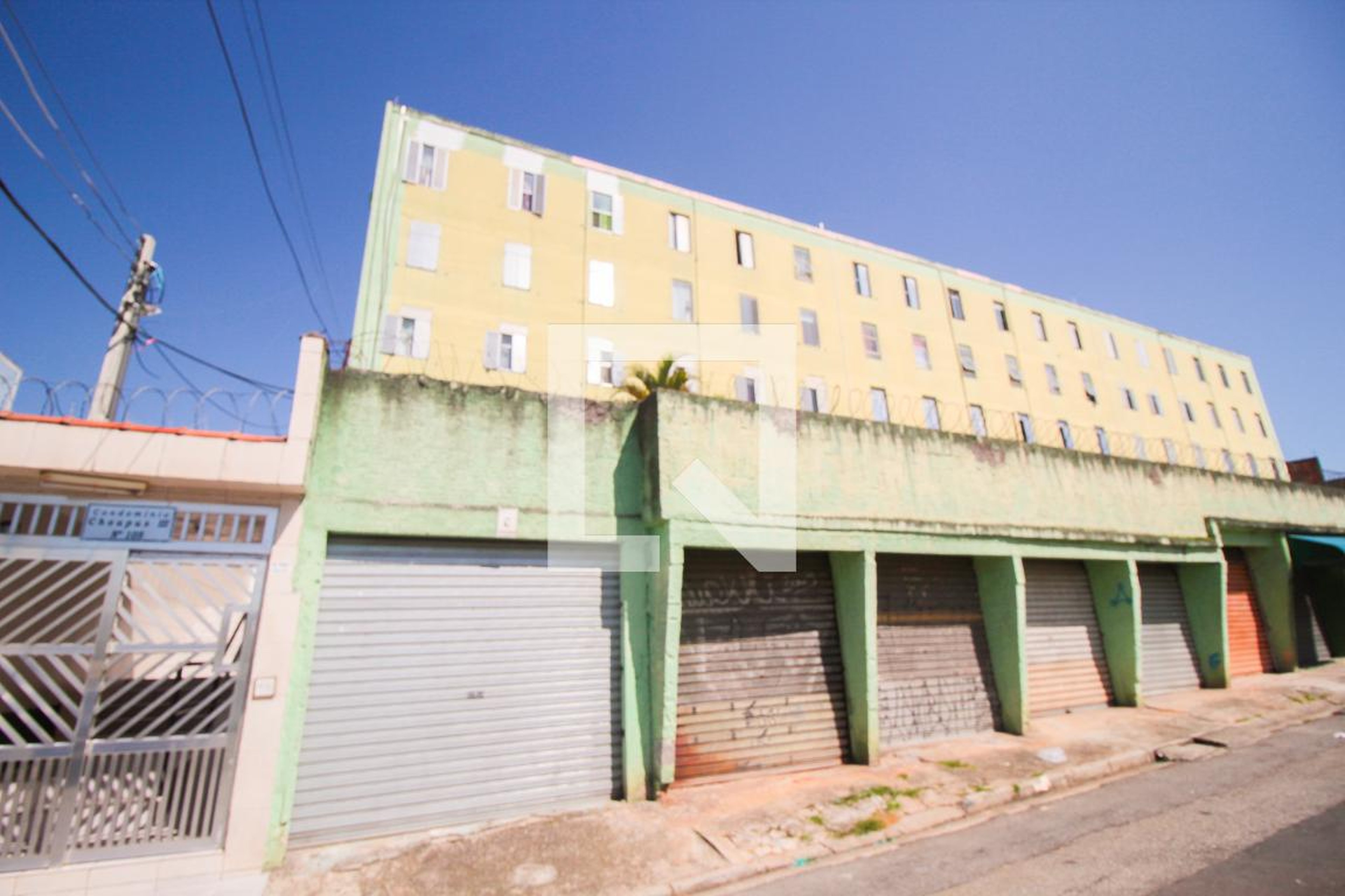 Fachada do Condomínio Edifício Choupus III