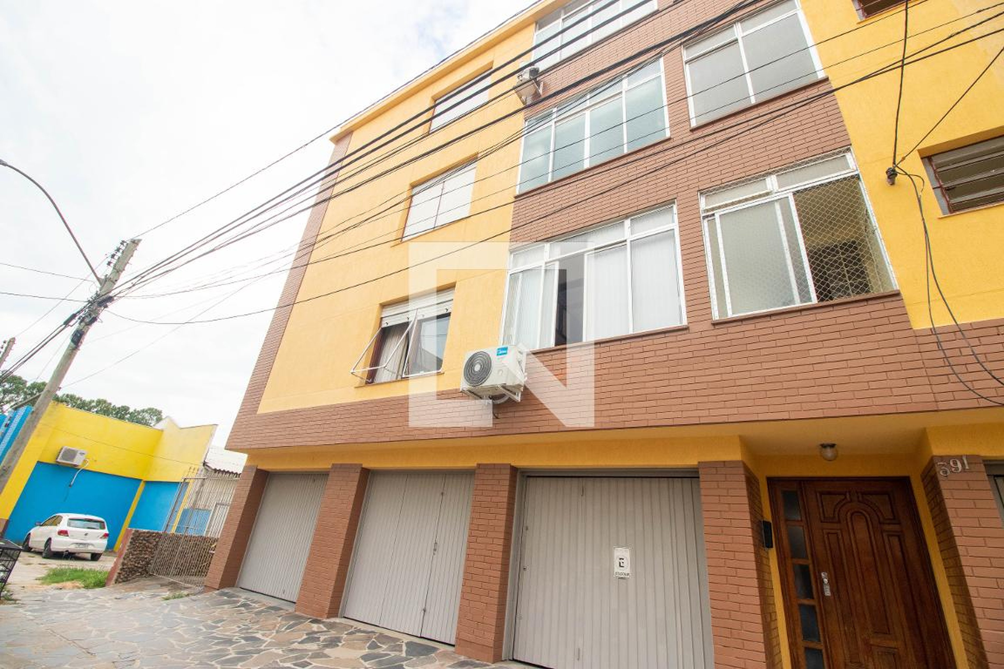 Fachada Condomínio em Rua Cristóvão Pereira, 391