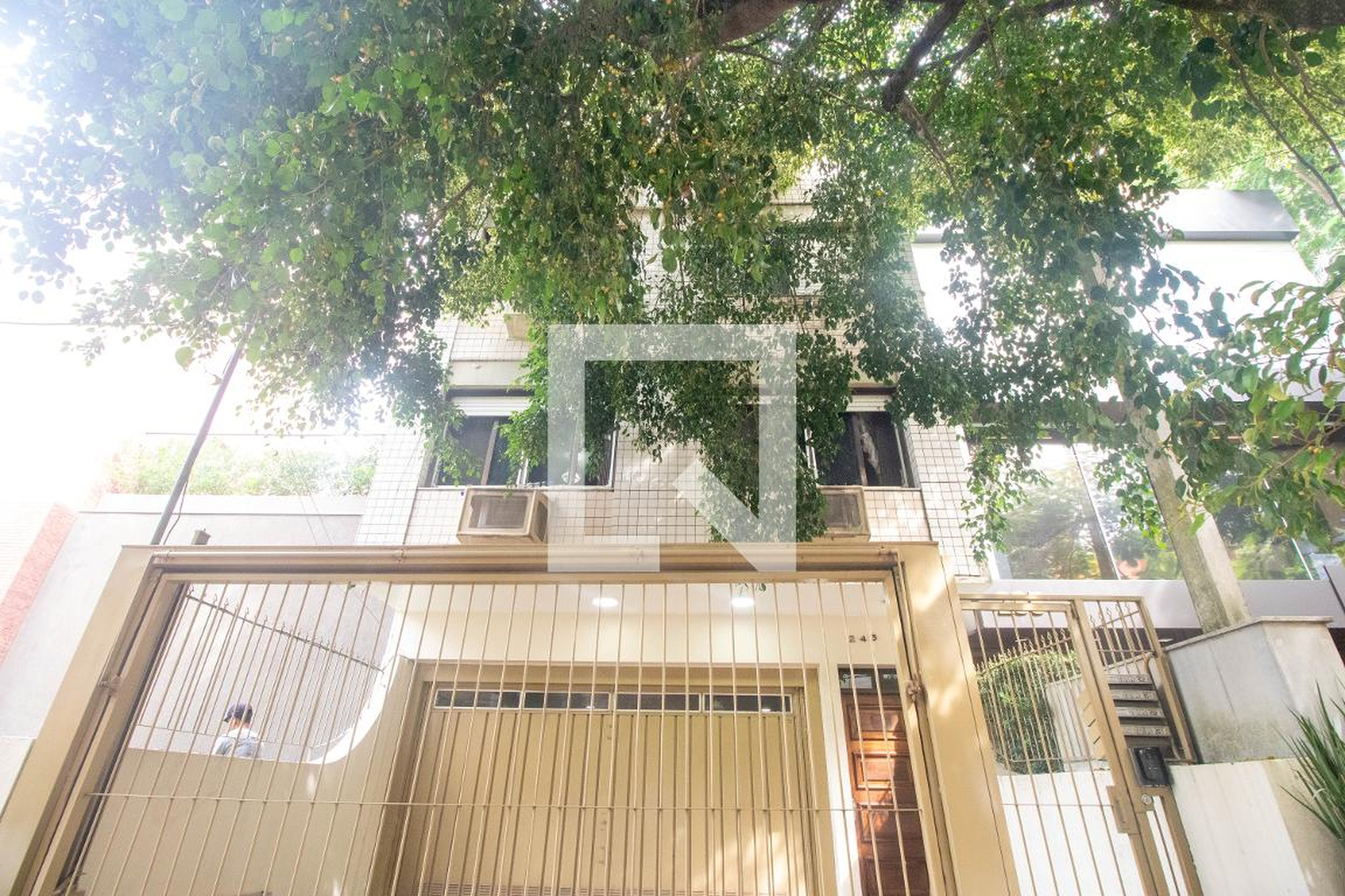 Fachada Condomínio em Rua Tito Lívio Zambecari, 243