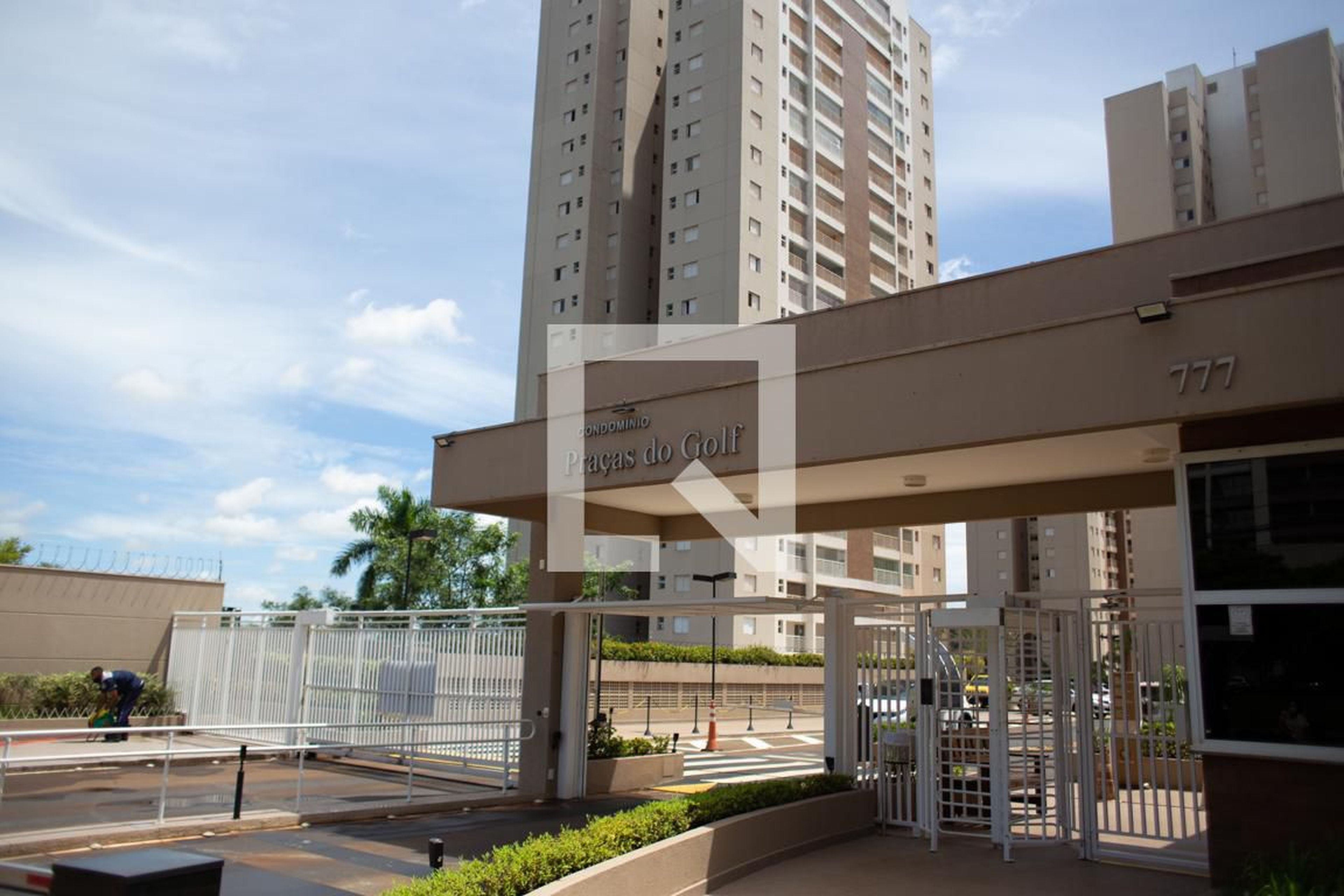Fachada do Condomínio Condomínio Praças do Golf