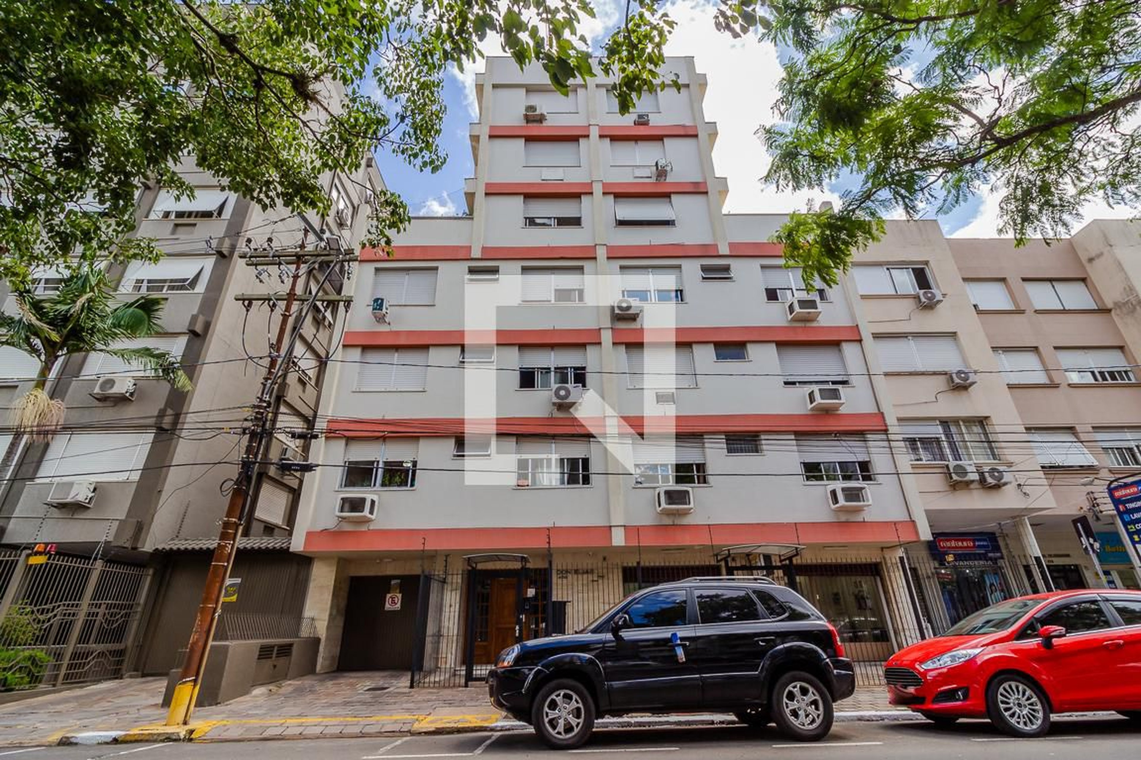 Fachada Condomínio em Avenida Venâncio Aires, 462