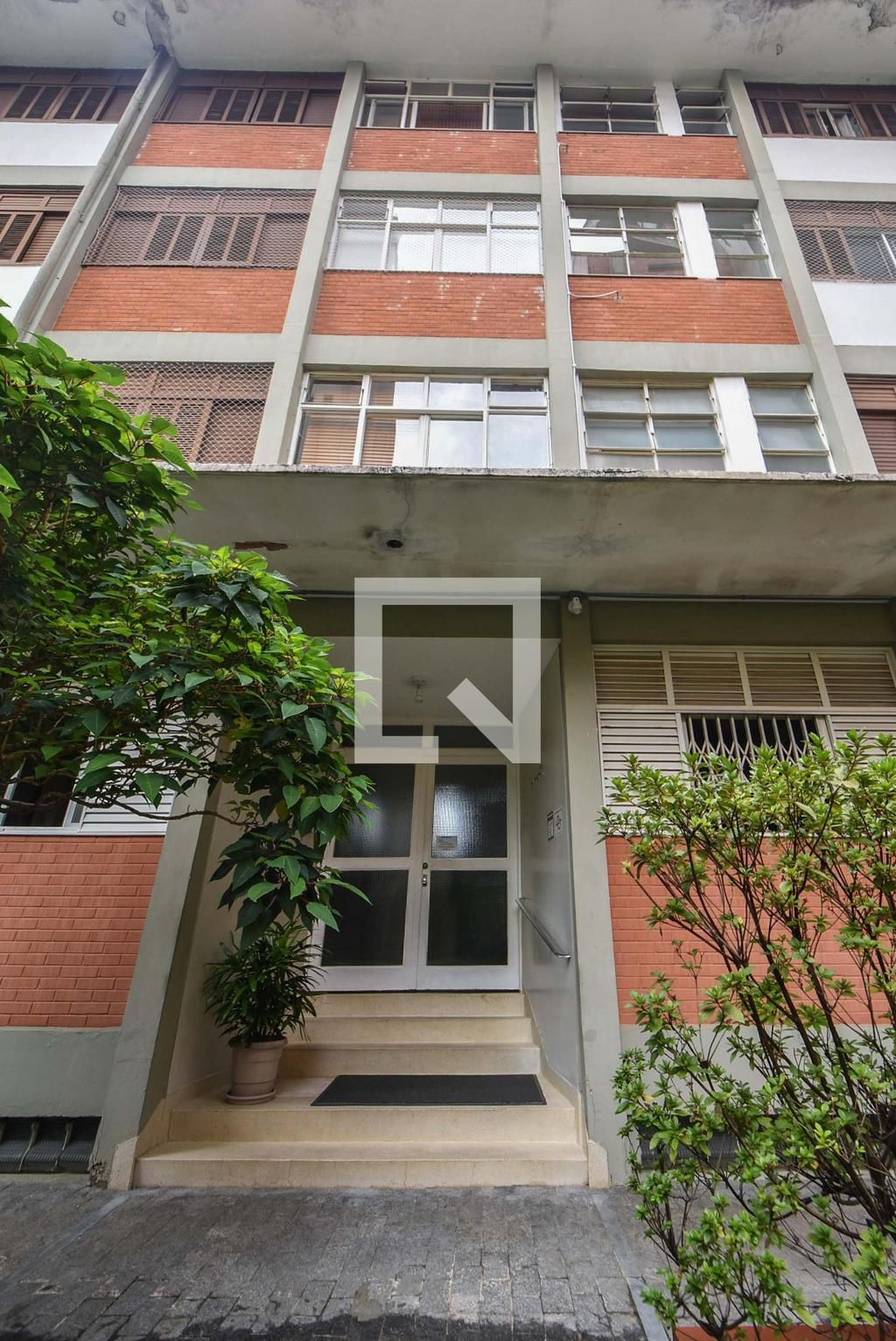 Prédio Condomínio Arco Íris