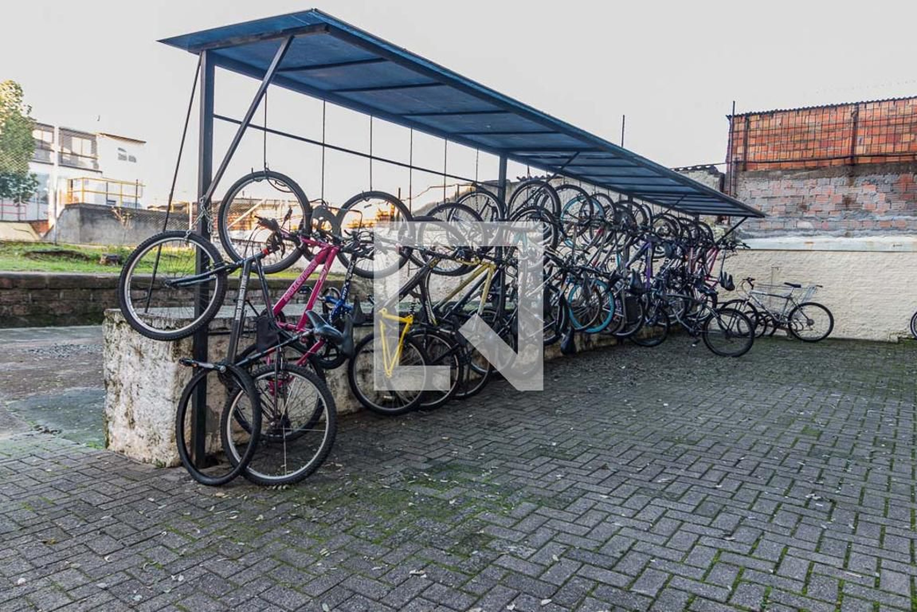 bicicletario - Conjunto Habitacional Pereira Neto