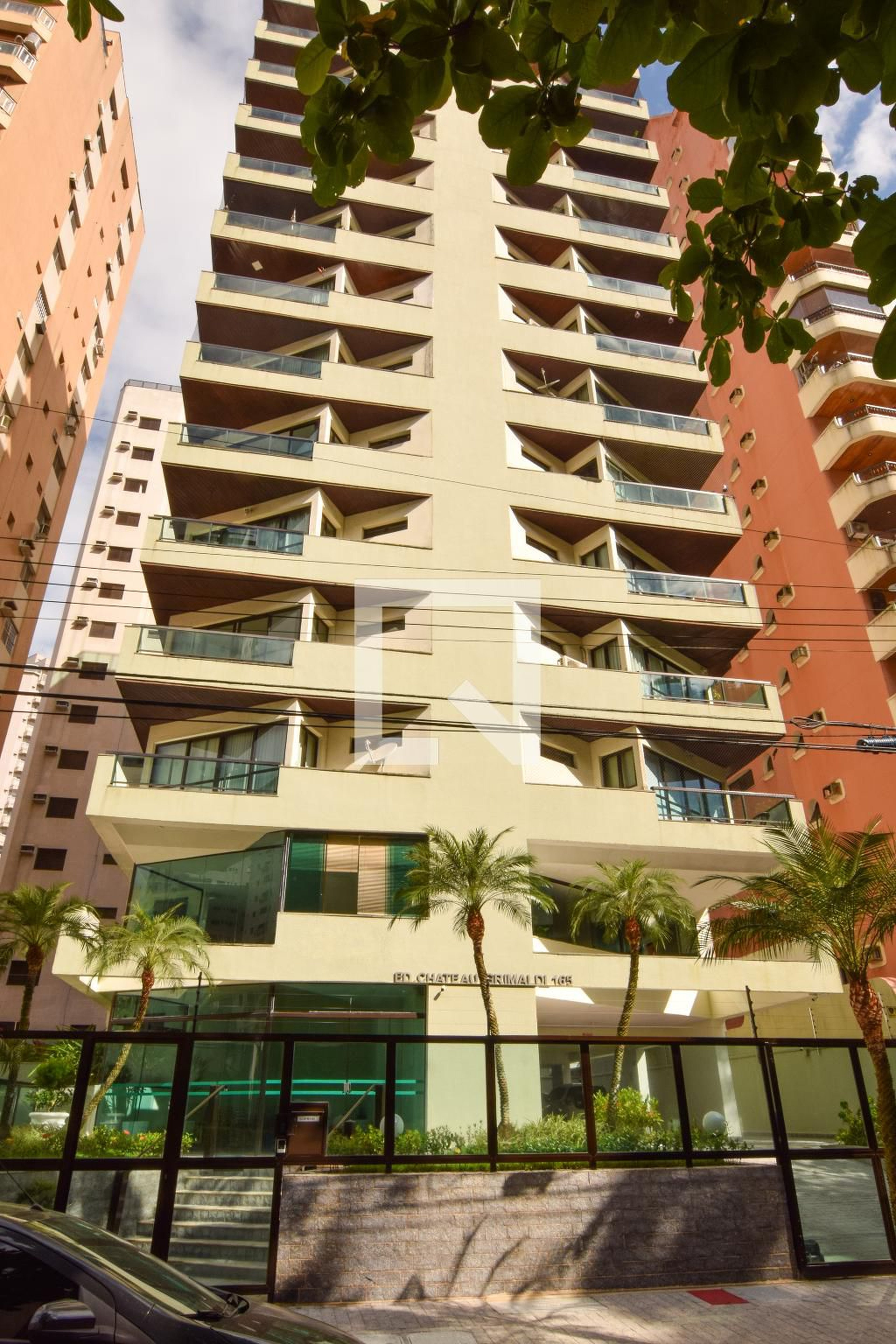 Fachada Condomínio Chateau Grimaldi