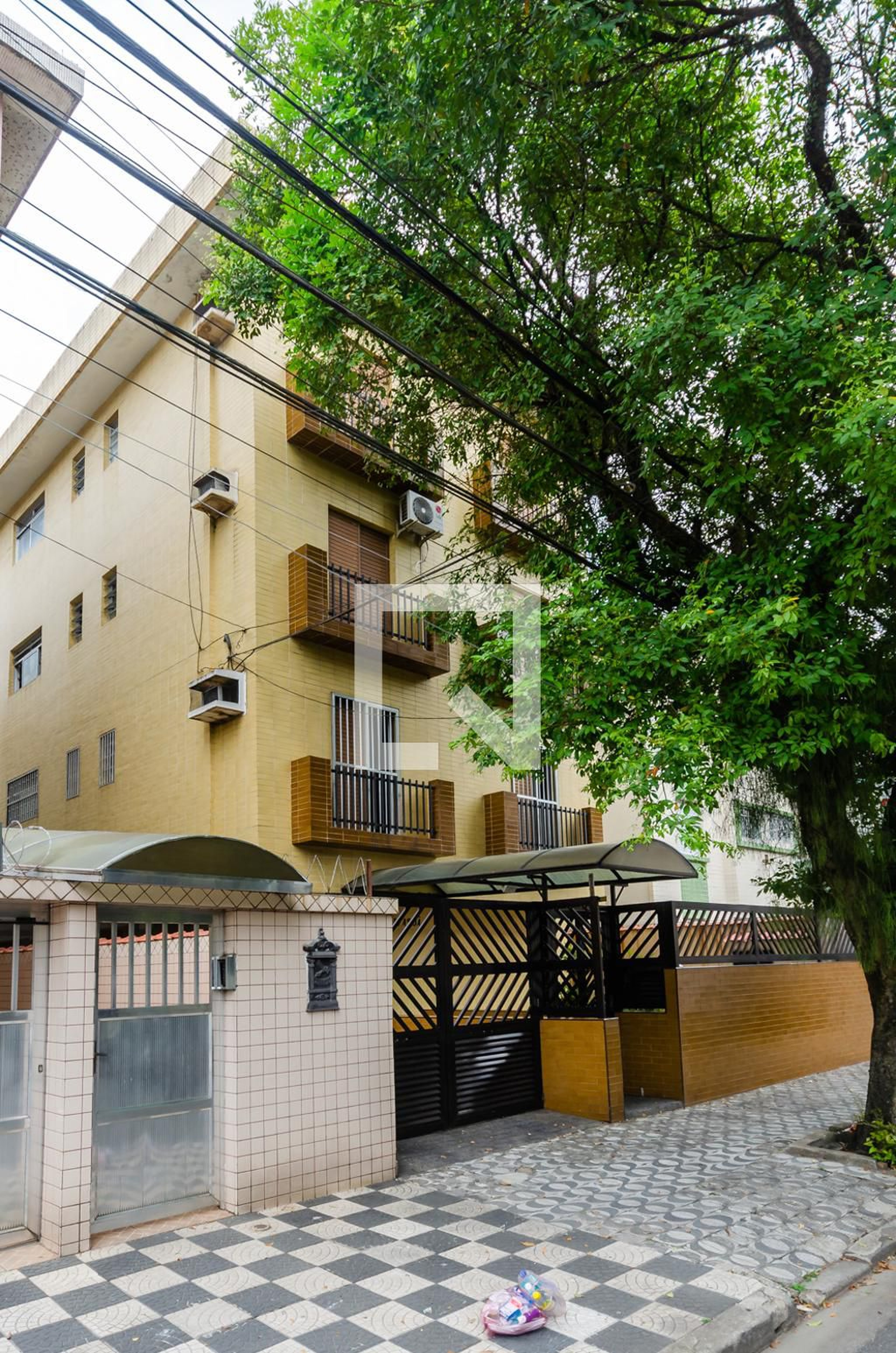 Fachada Condomínio em Rua da Liberdade, 270