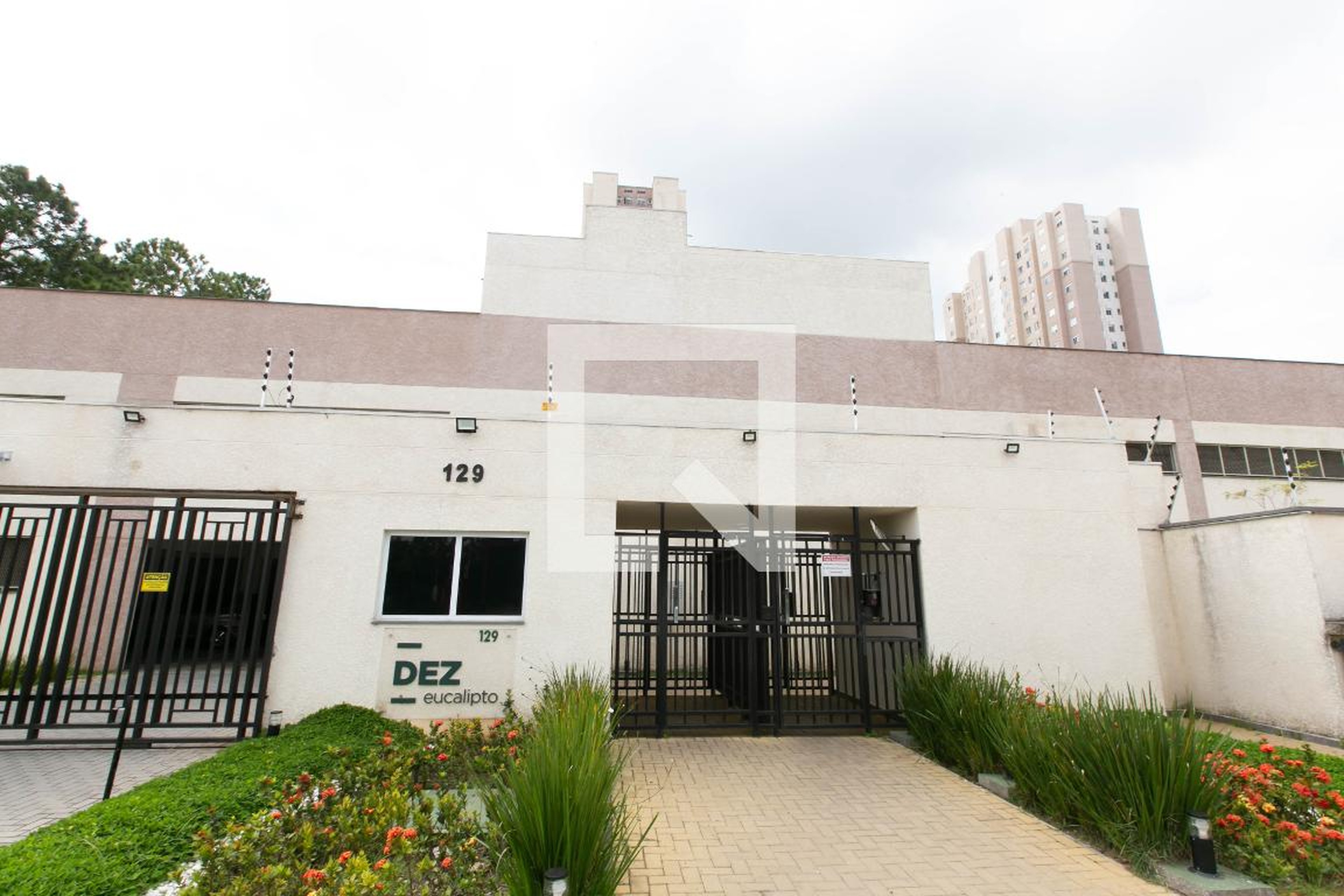 Fachada do Condomínio Condomínio em Avenida Afonso de Sampaio e Sousa, 124