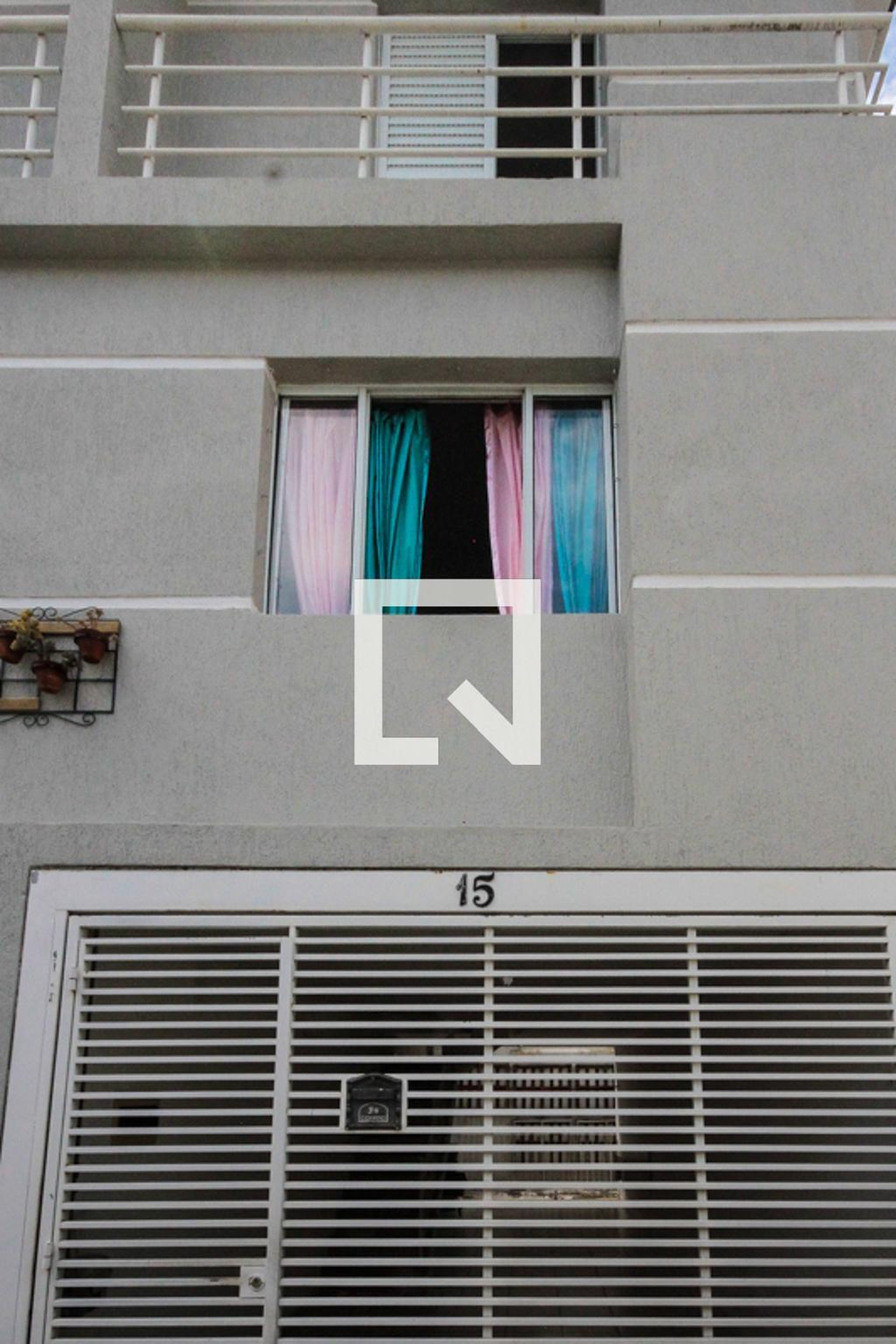 Fachada Condomínio em Rua Gradau, 267