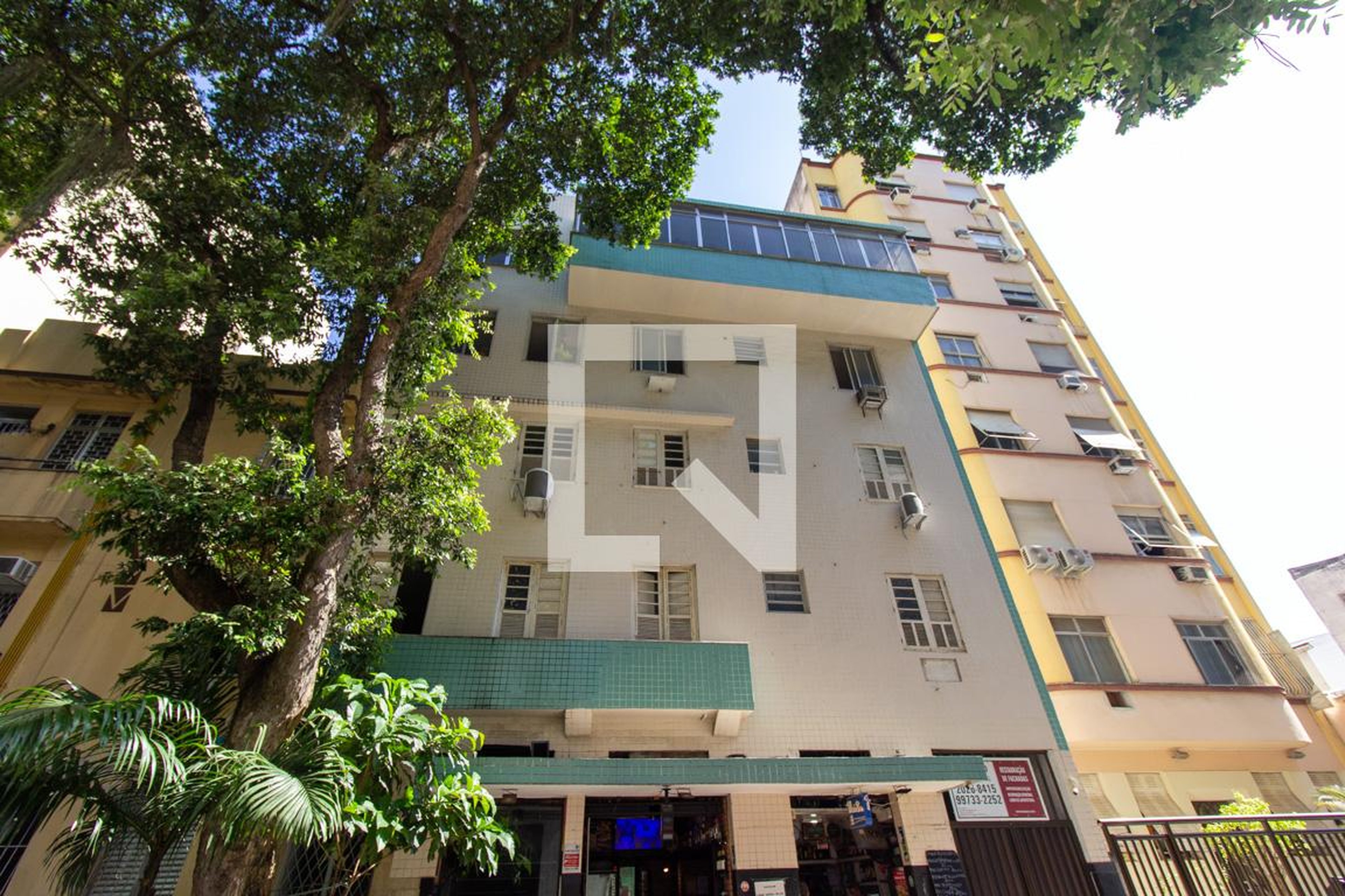 Fachada Condomínio em Rua Buarque de Macedo, 69