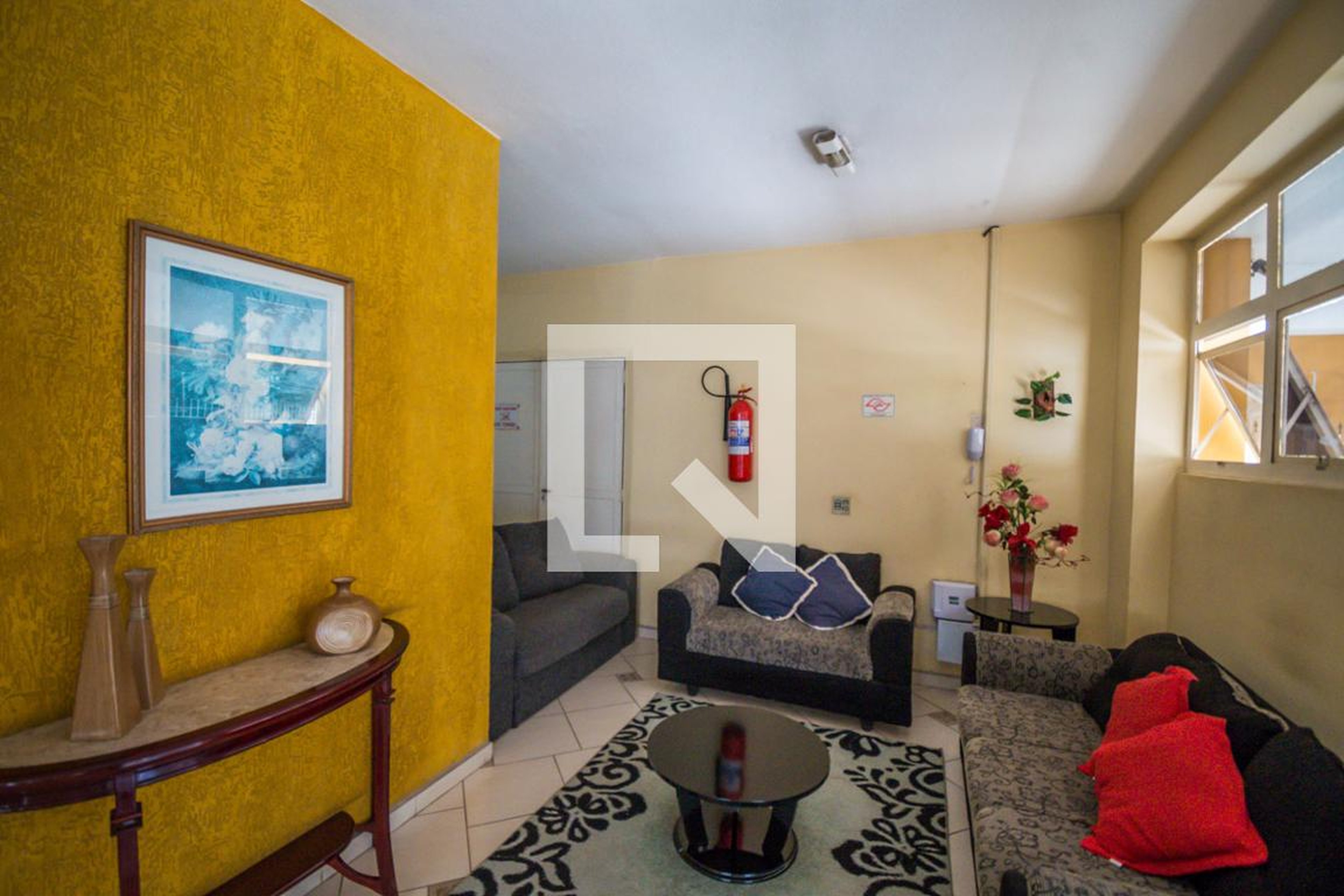 Hall - Acacia Imperial