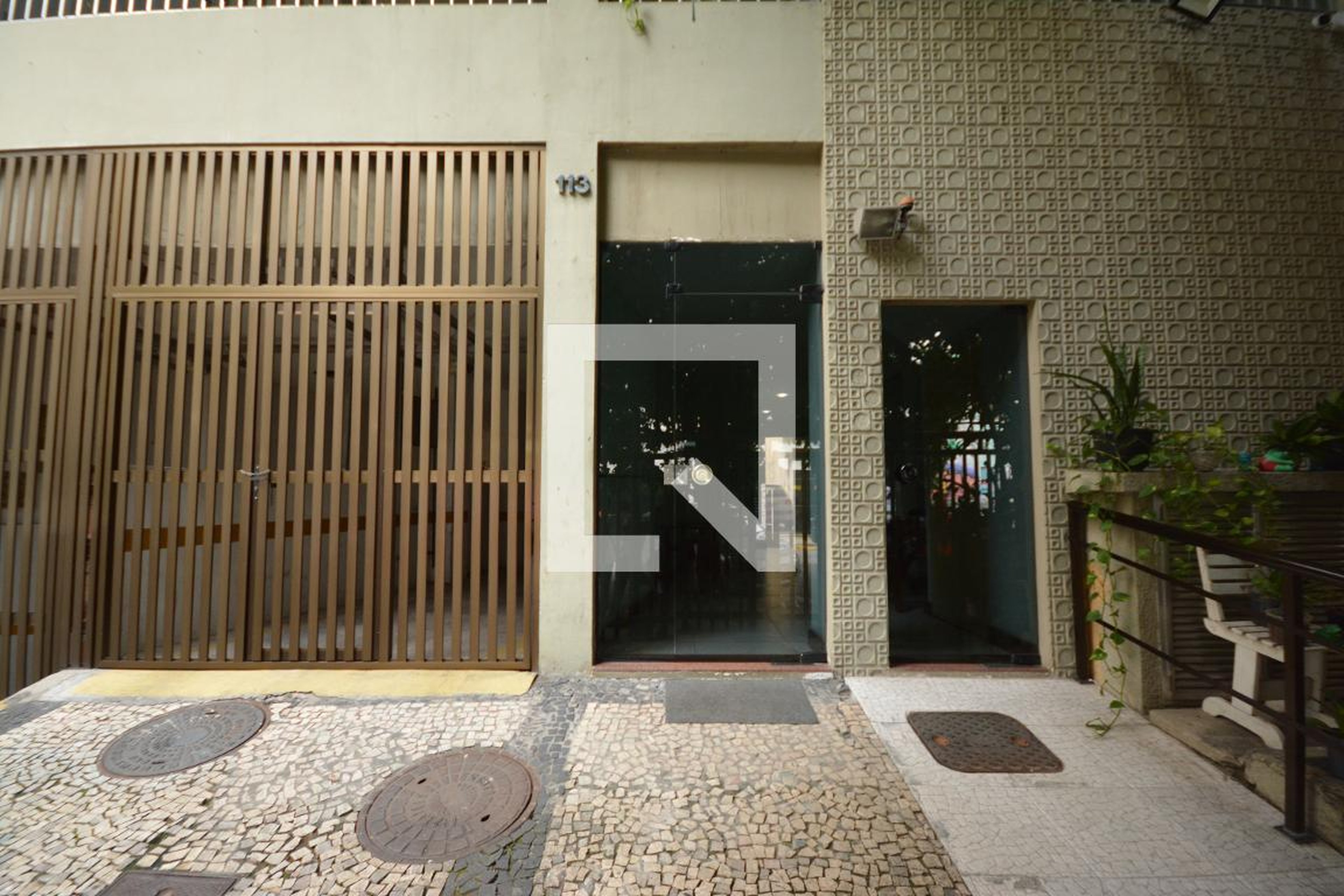 Fachada Condomínio em Rua Benjamin Constant, 113