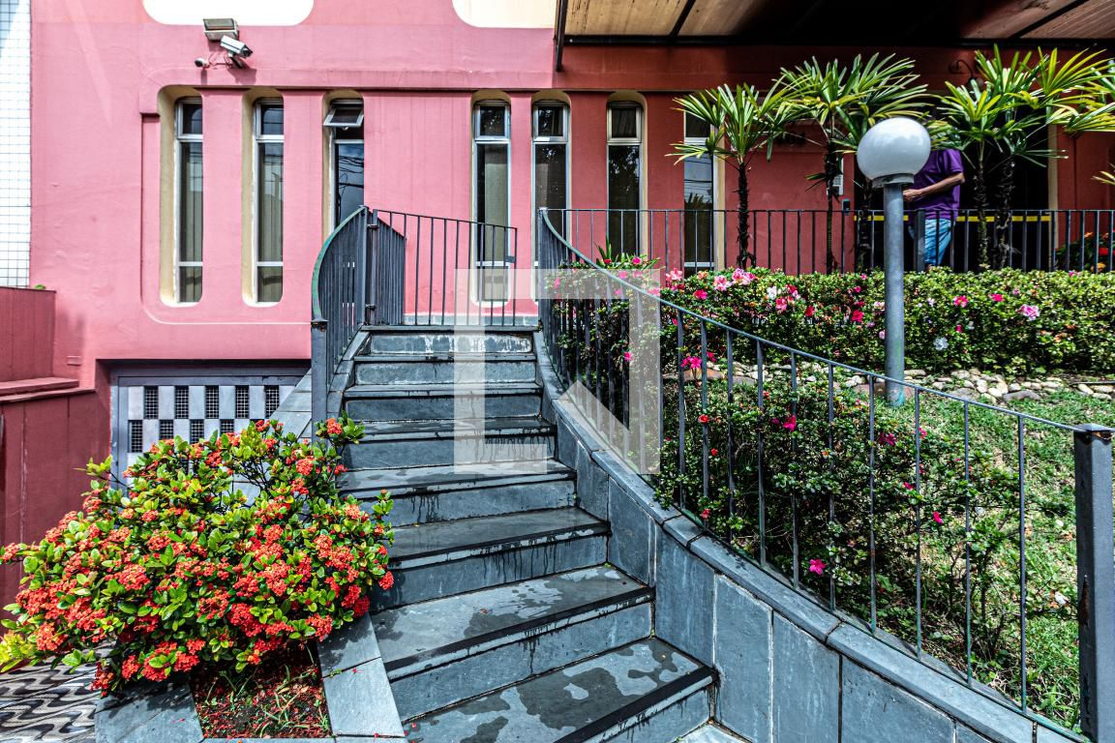 Fachada do Condomínio Edifício Jaqueline