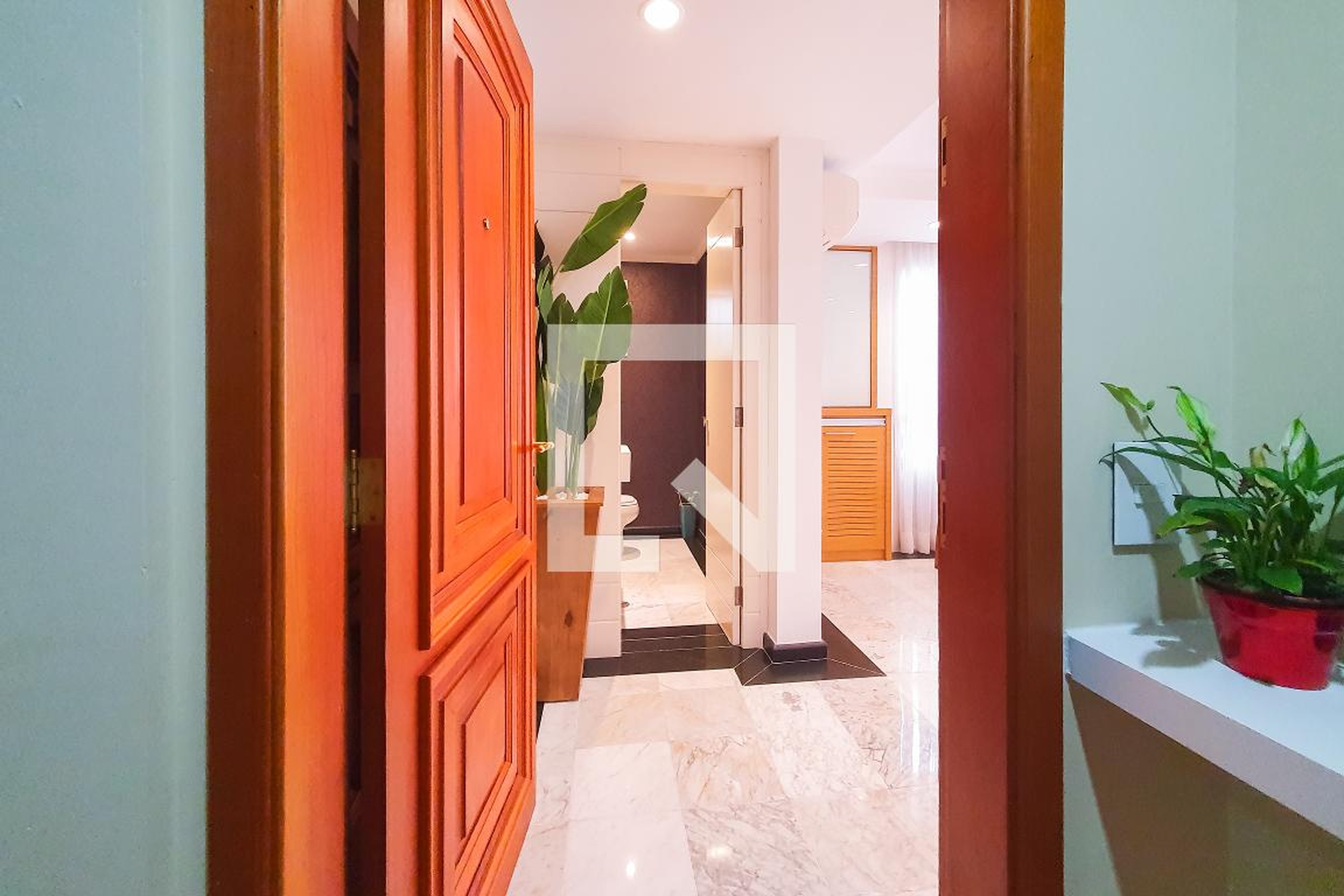 Entrada - Swiss Cottage