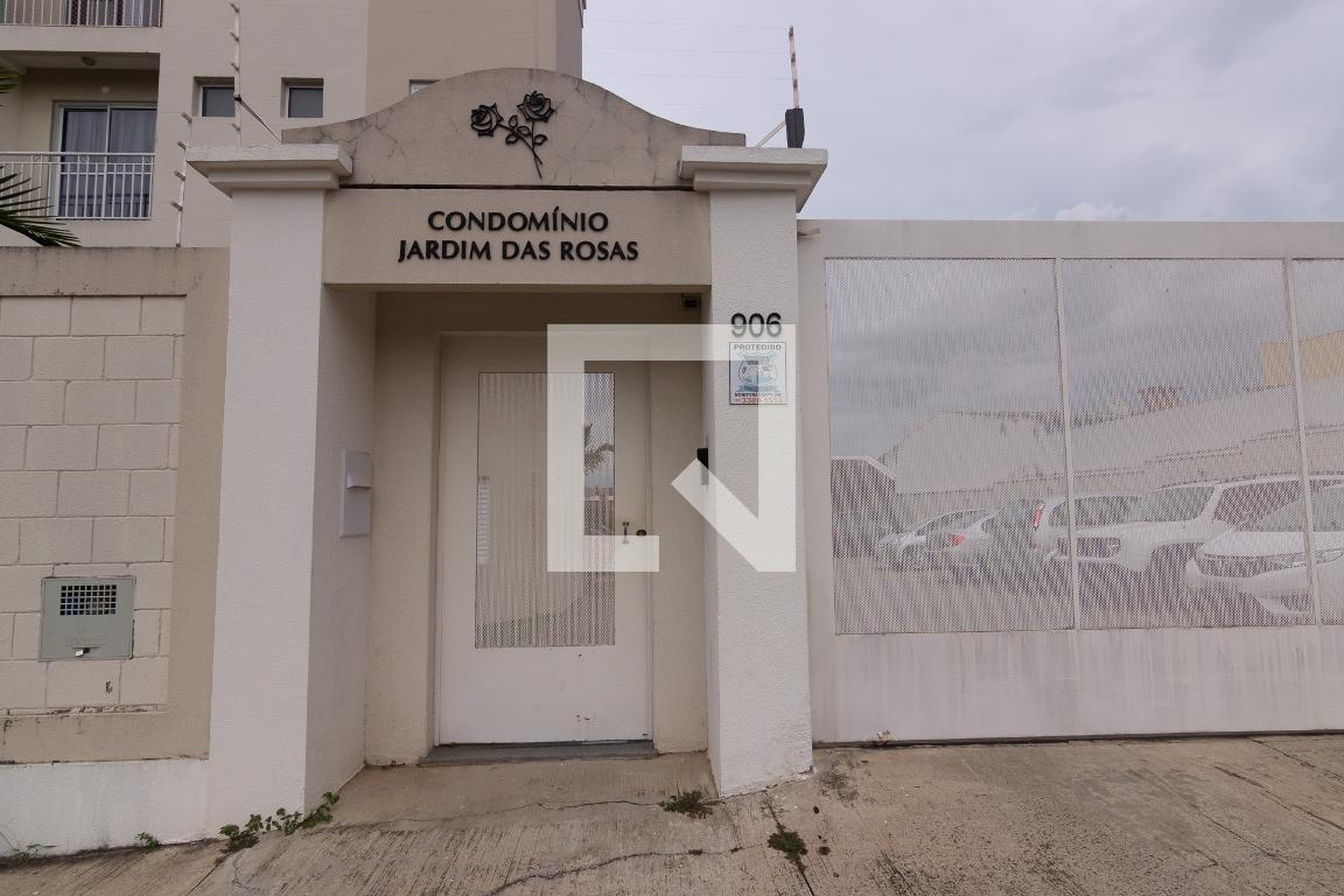 Fachada do Condomínio Condomínio Jardim das Rosas