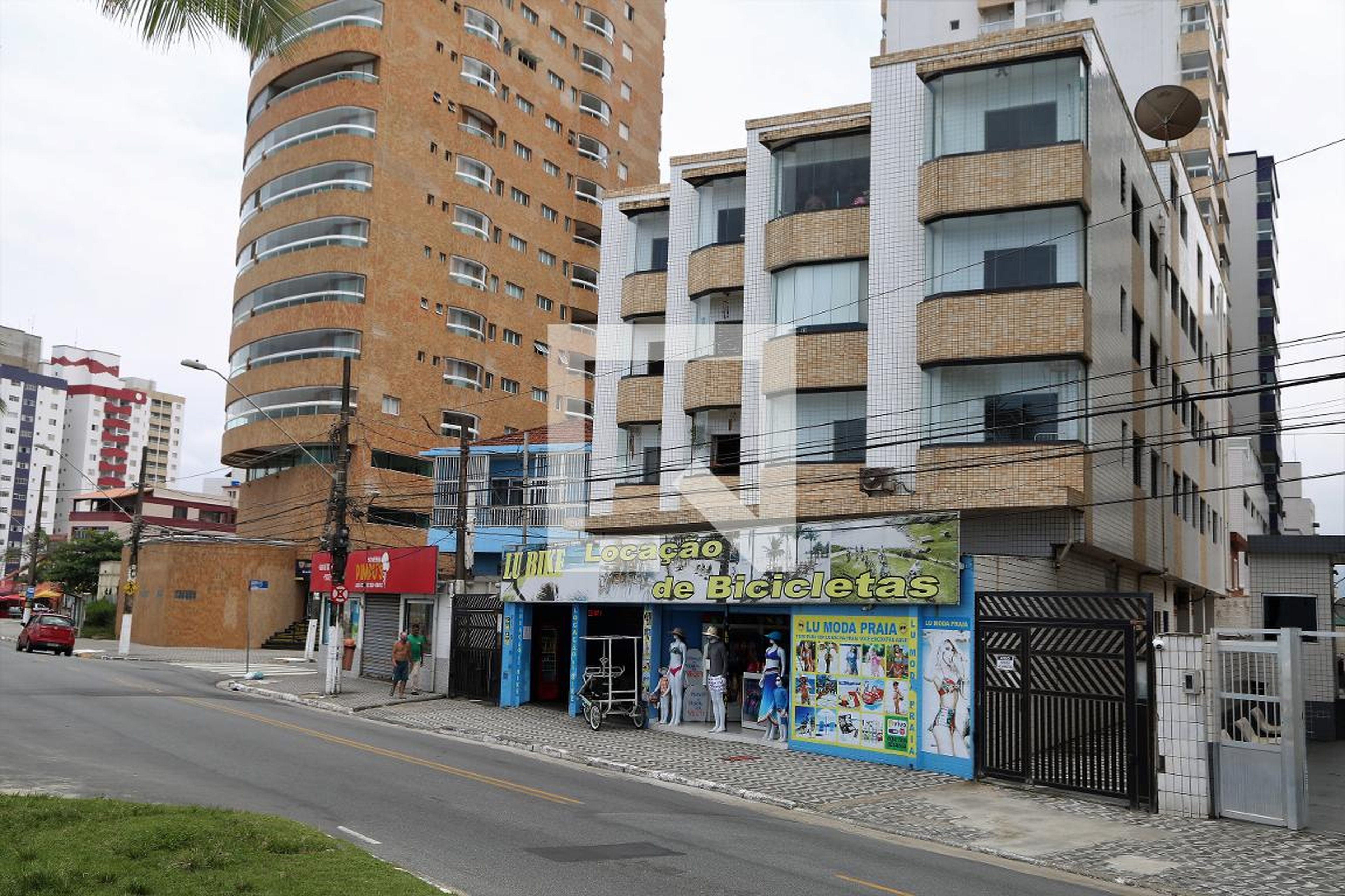 Fachada Condomínio Madeira