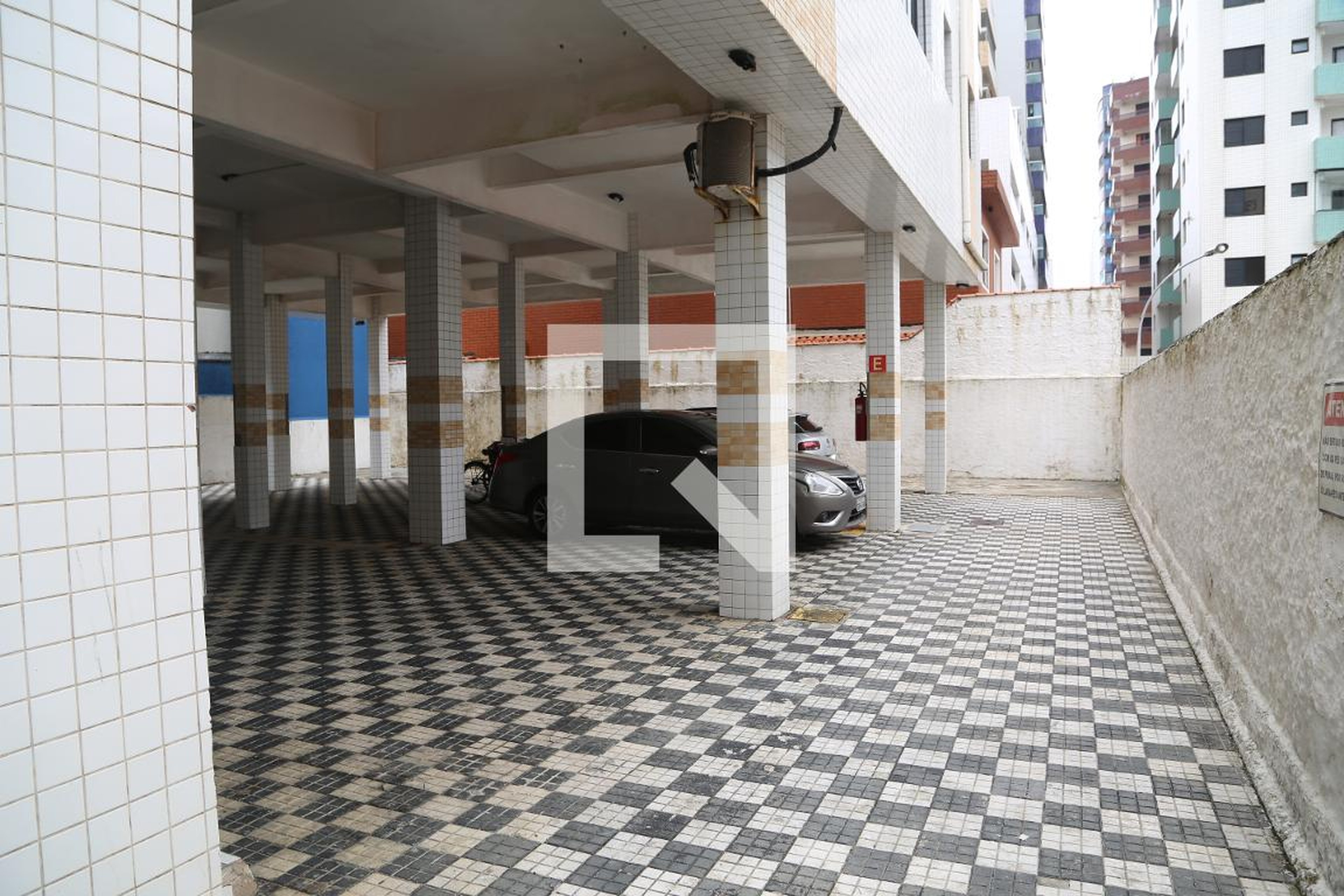 Area Comum - Madeira