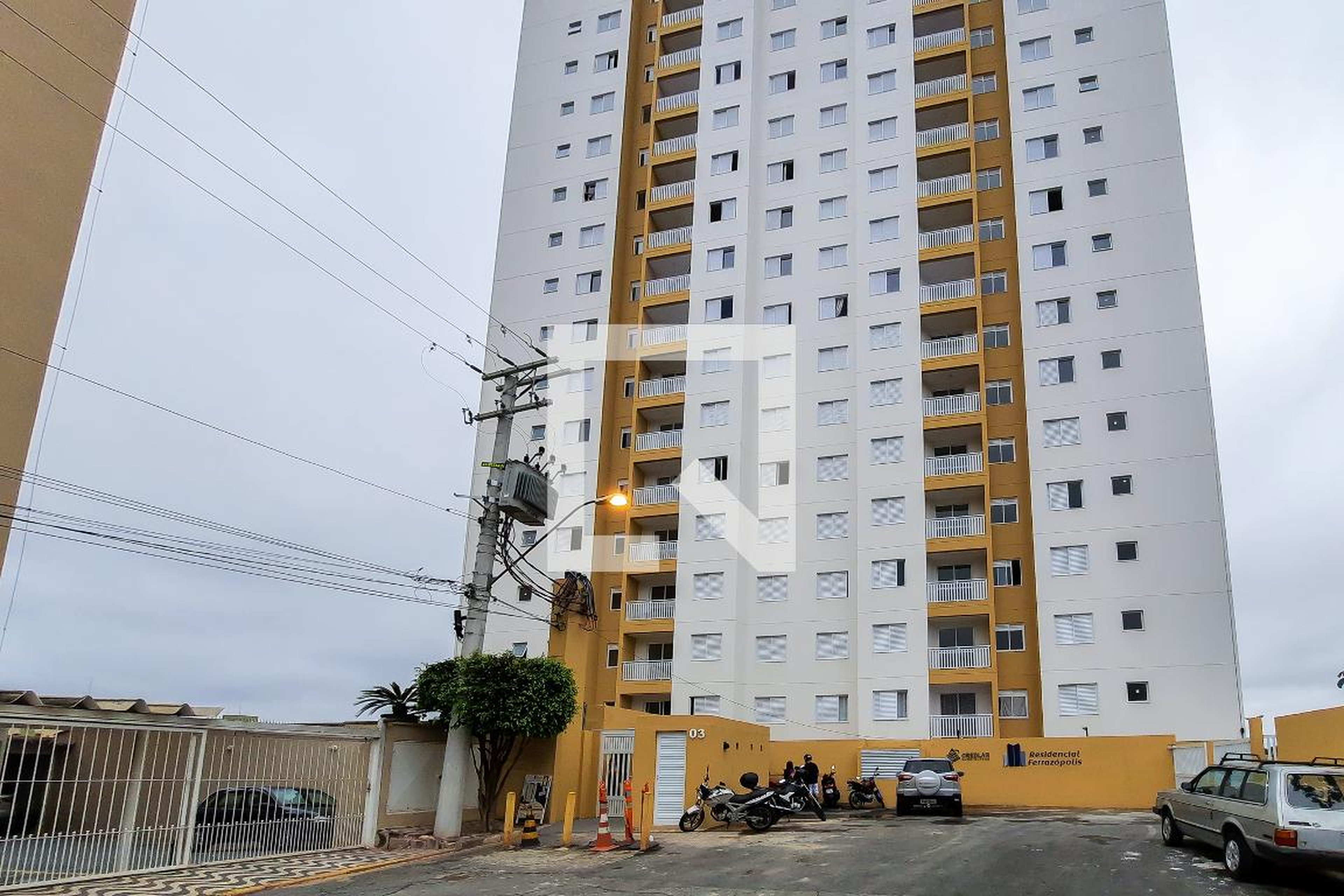 Fachada do Condomínio Condomínio em Rua Wenceslau Richter, 26