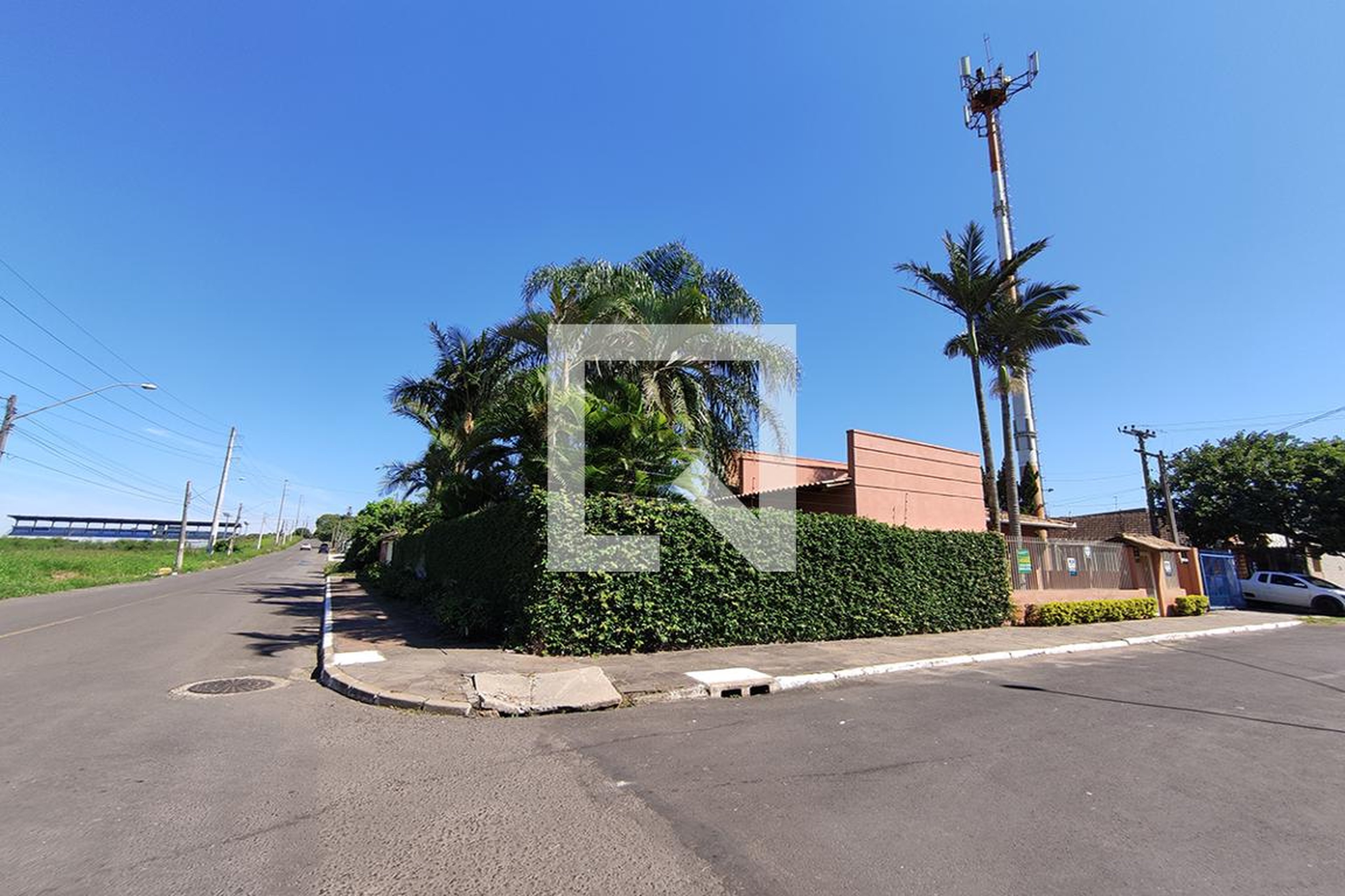 Fachada Condomínio em Rua Santarém, 515