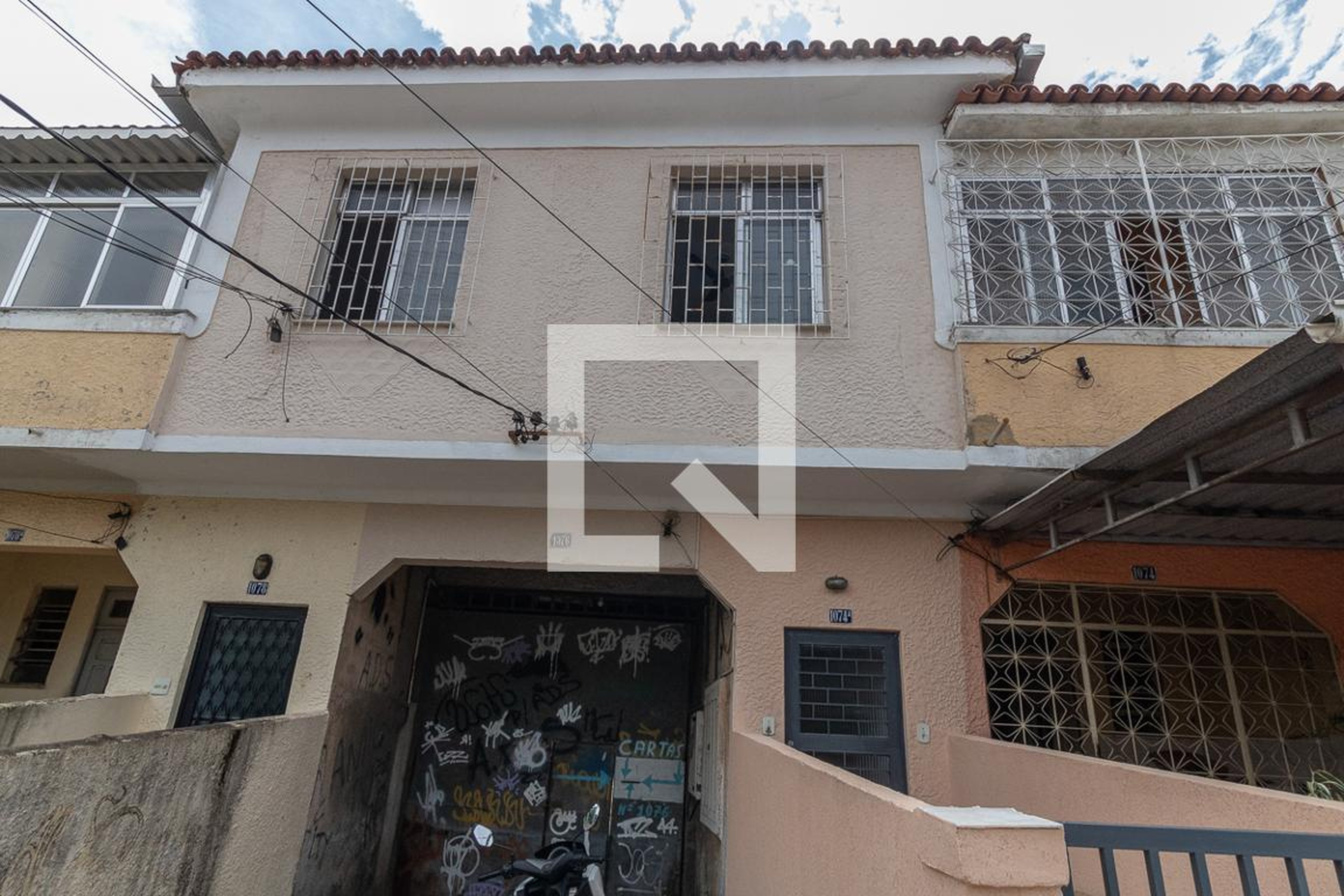 Fachada Condomínio em Rua Goiás, 1074