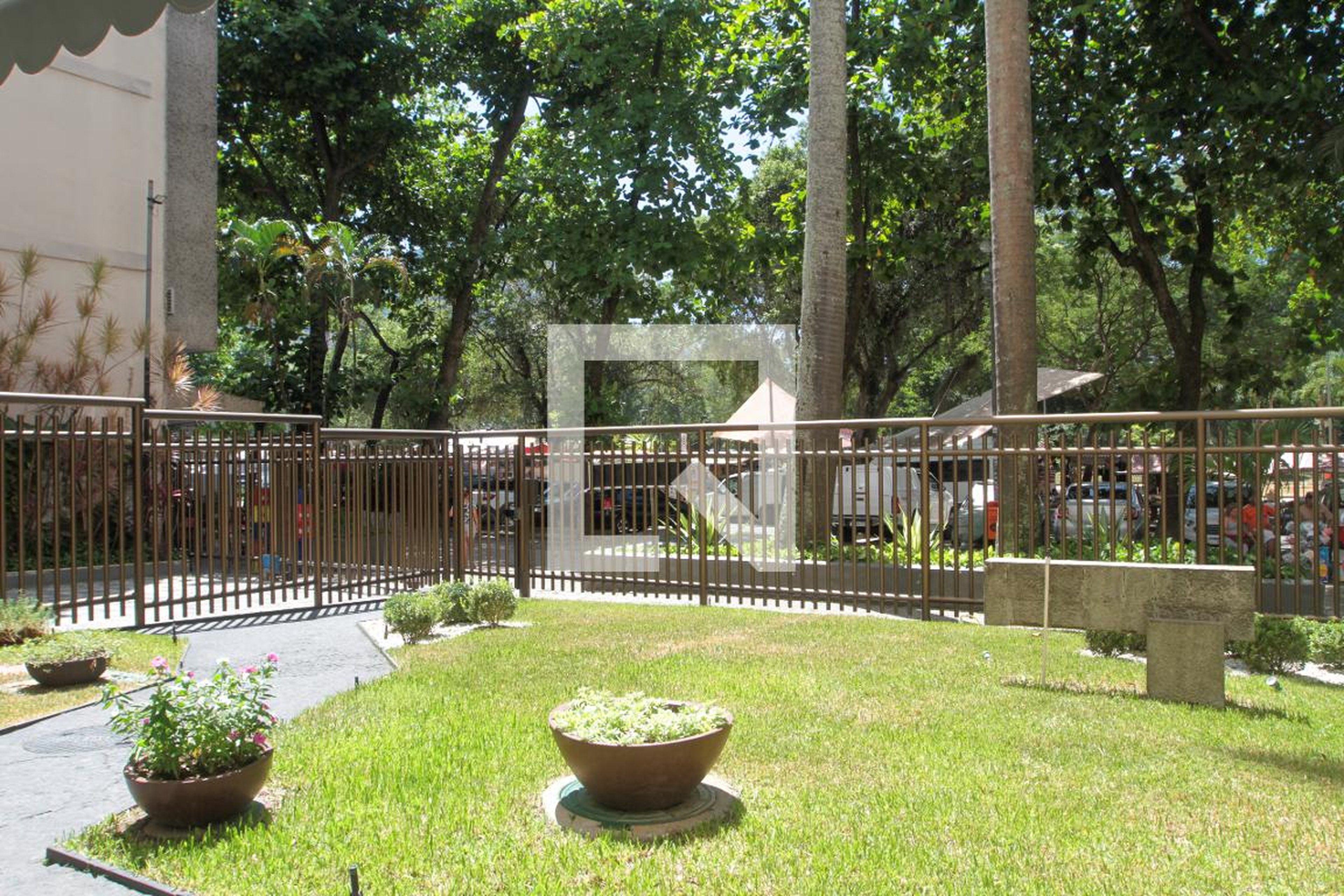 Entrada do Prédio - null