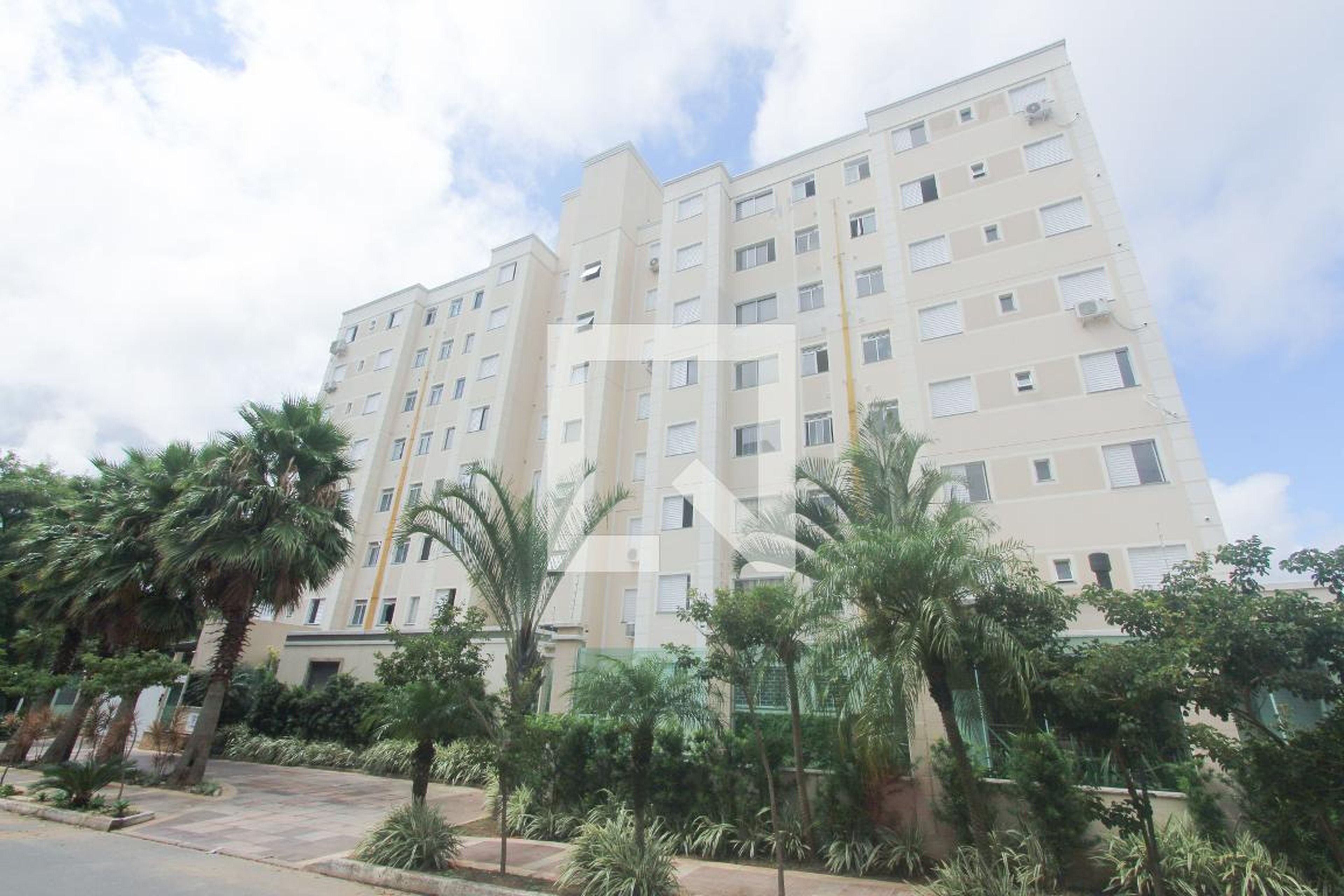 FACHADA Condomínio em Avenida Protásio Alves, 200