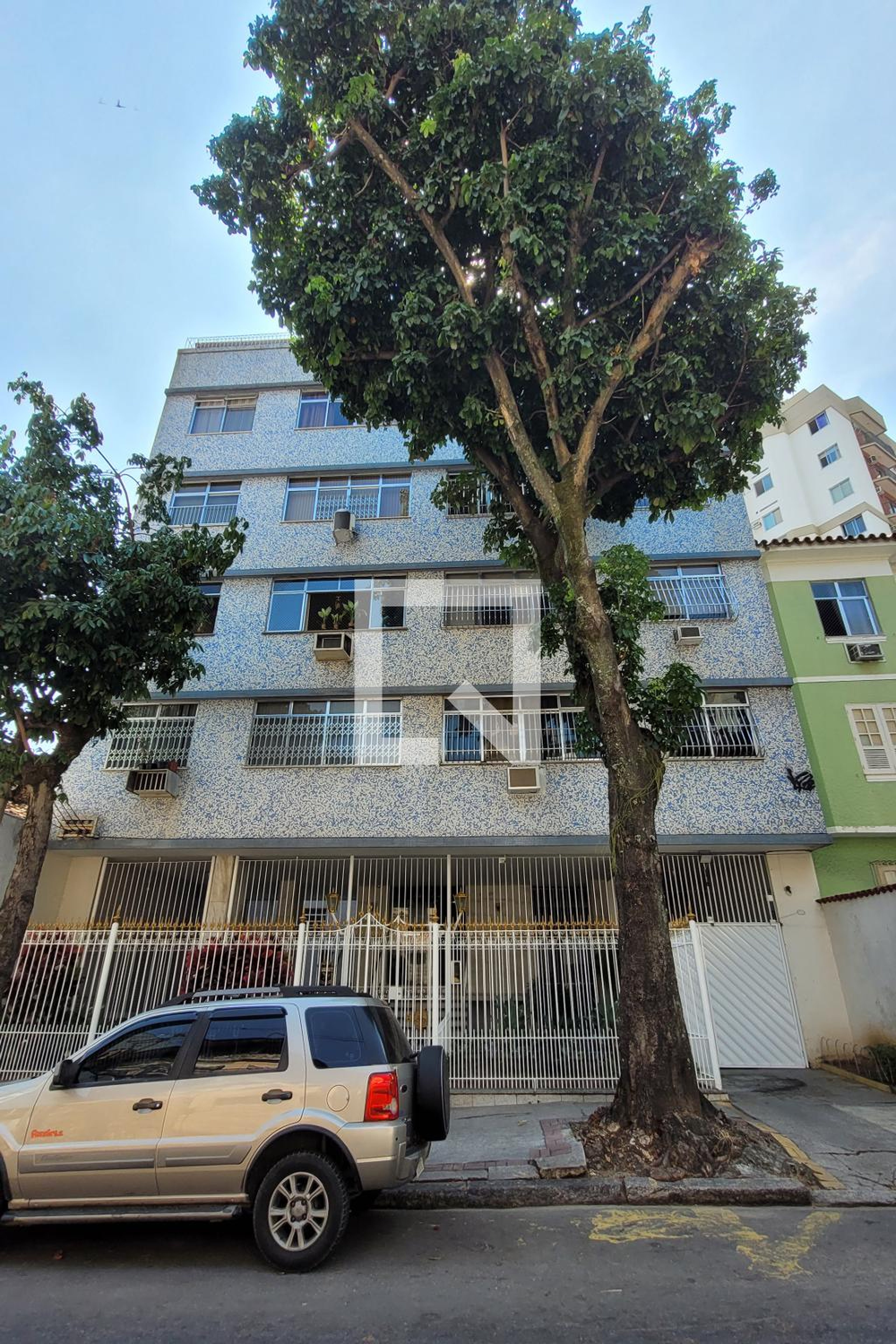 Fachada Condomínio em Rua Sampaio Ferraz, 49