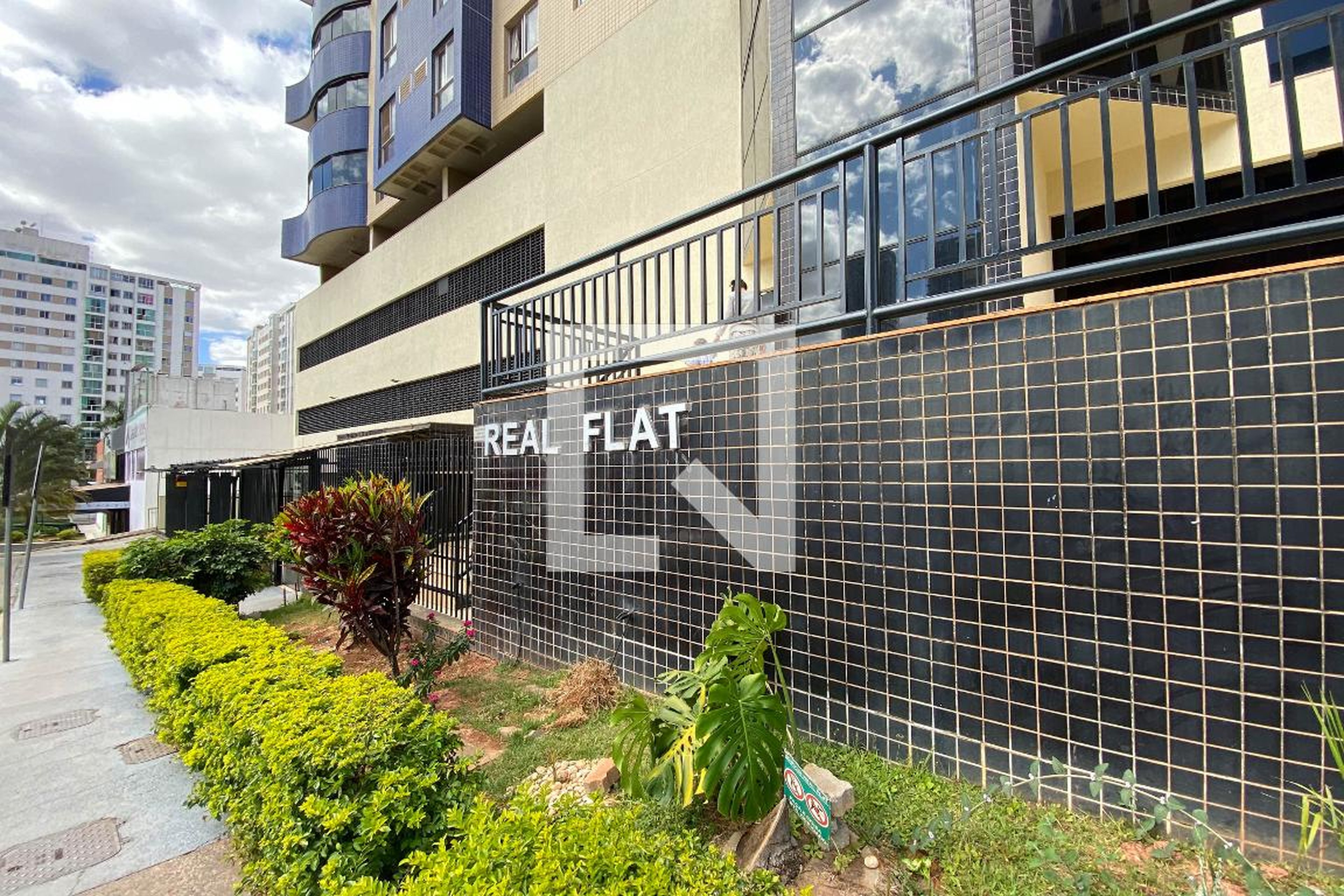 Fachada Condomínio Real Flat