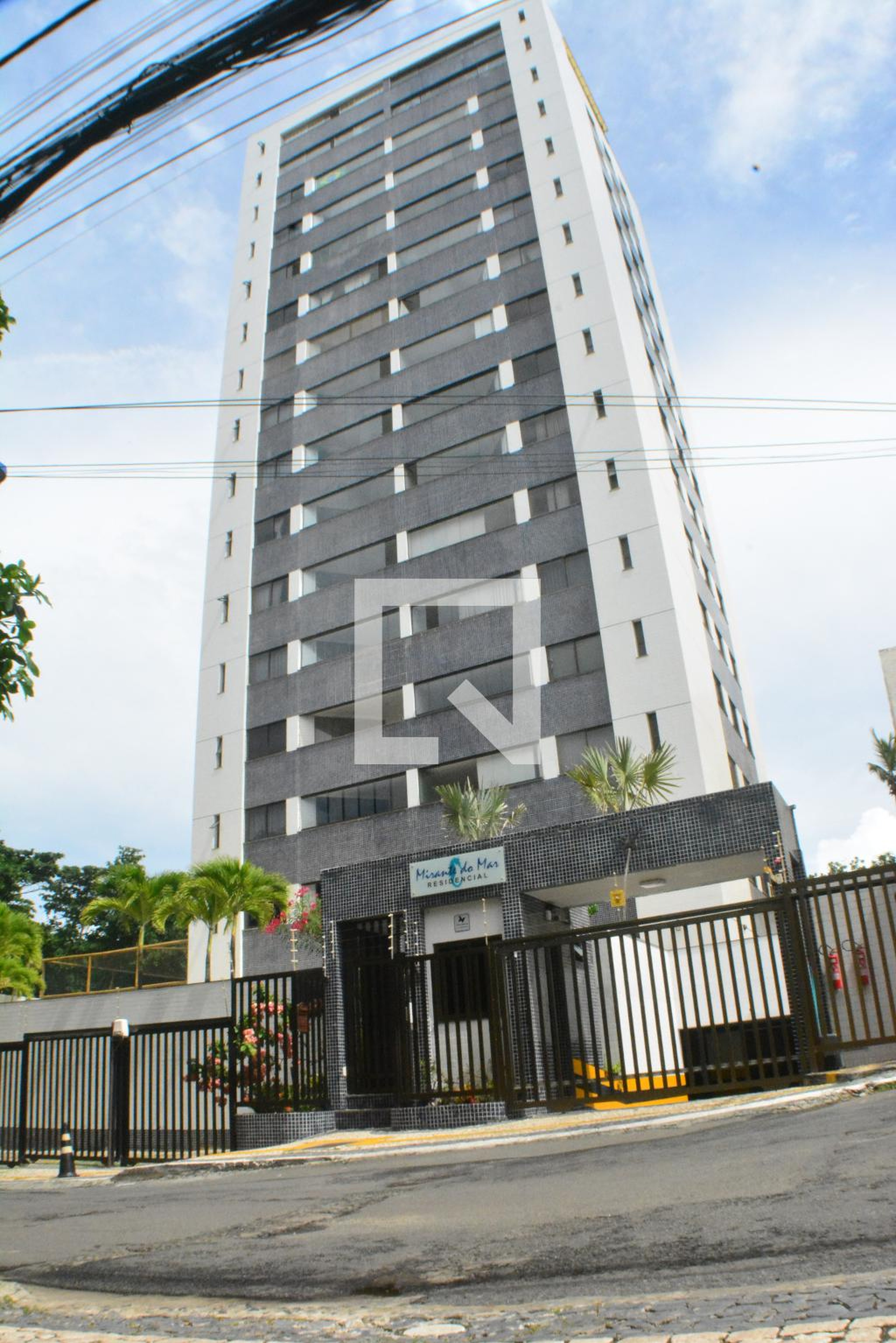 Fachada Condomínio em Rua Professor Cassilandro Barbuda, 84