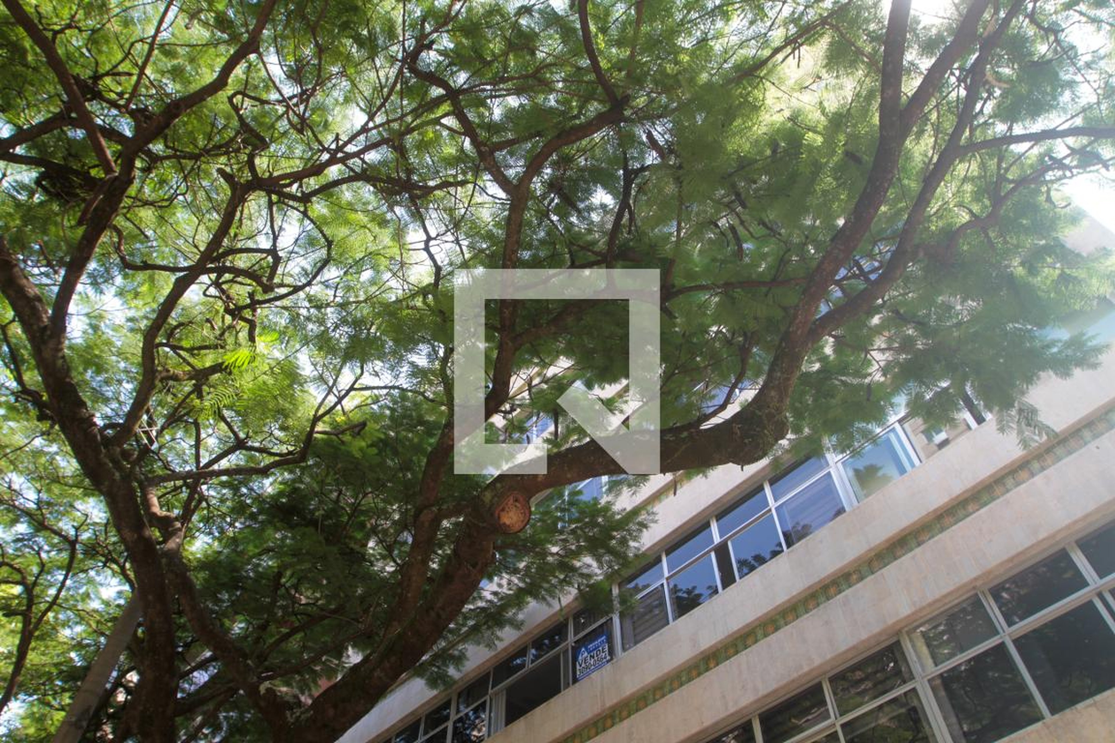 Fachada do Prédio Condomínio em Rua Alberto de Campos, 201