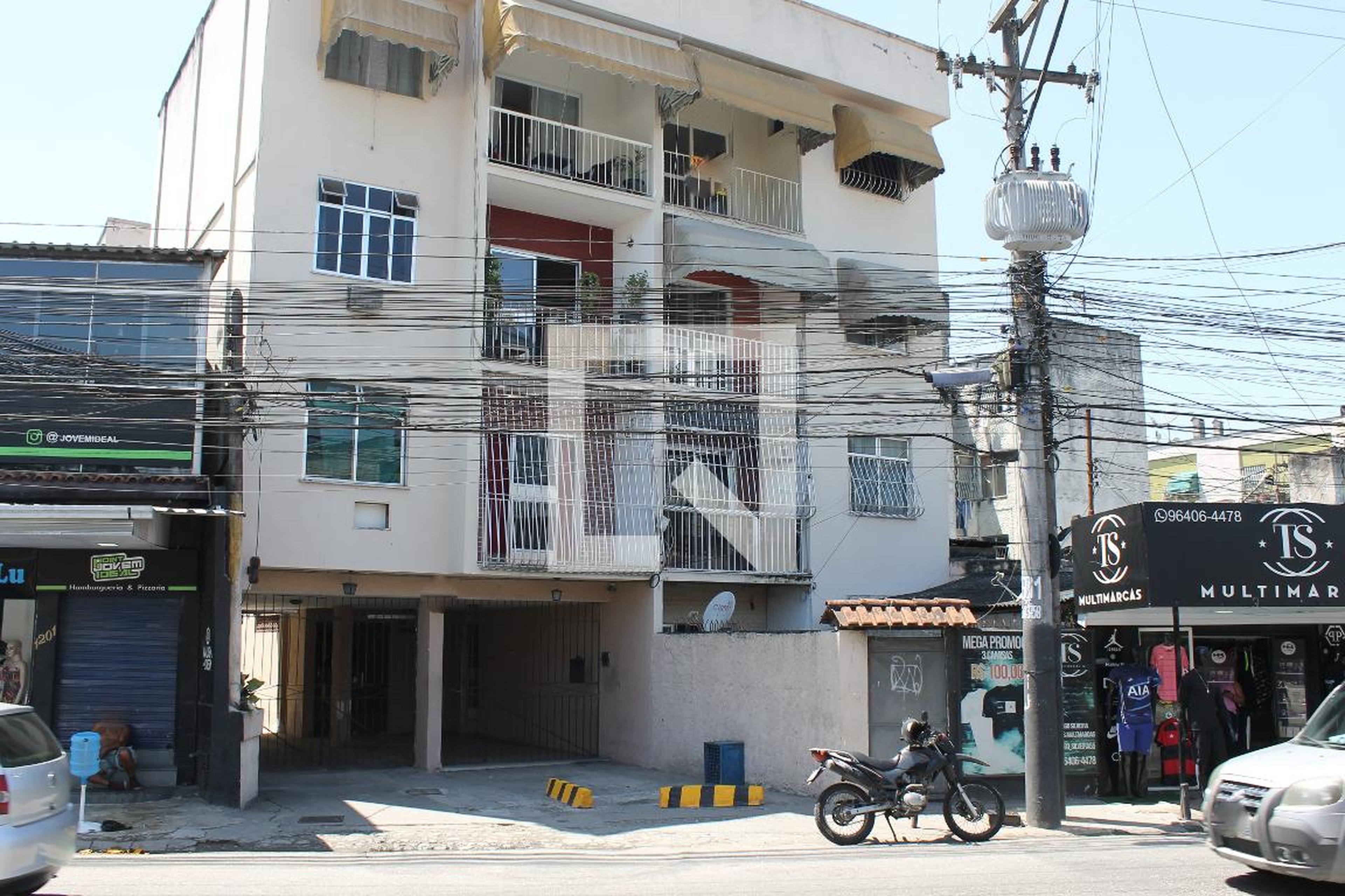 Fachada do Prédio Condomínio Rosalina
