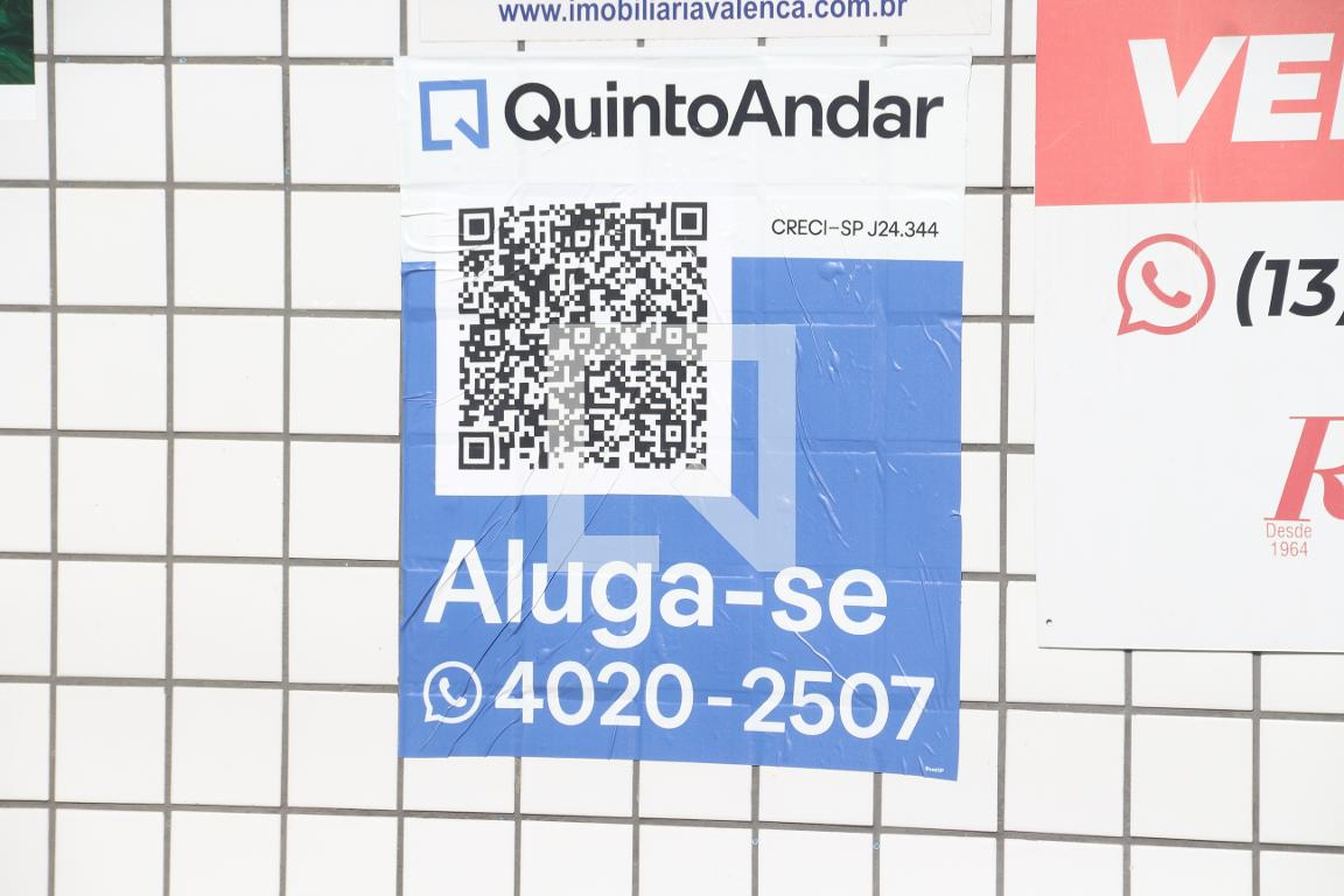 Fachada do Condomínio Condomínio Monica