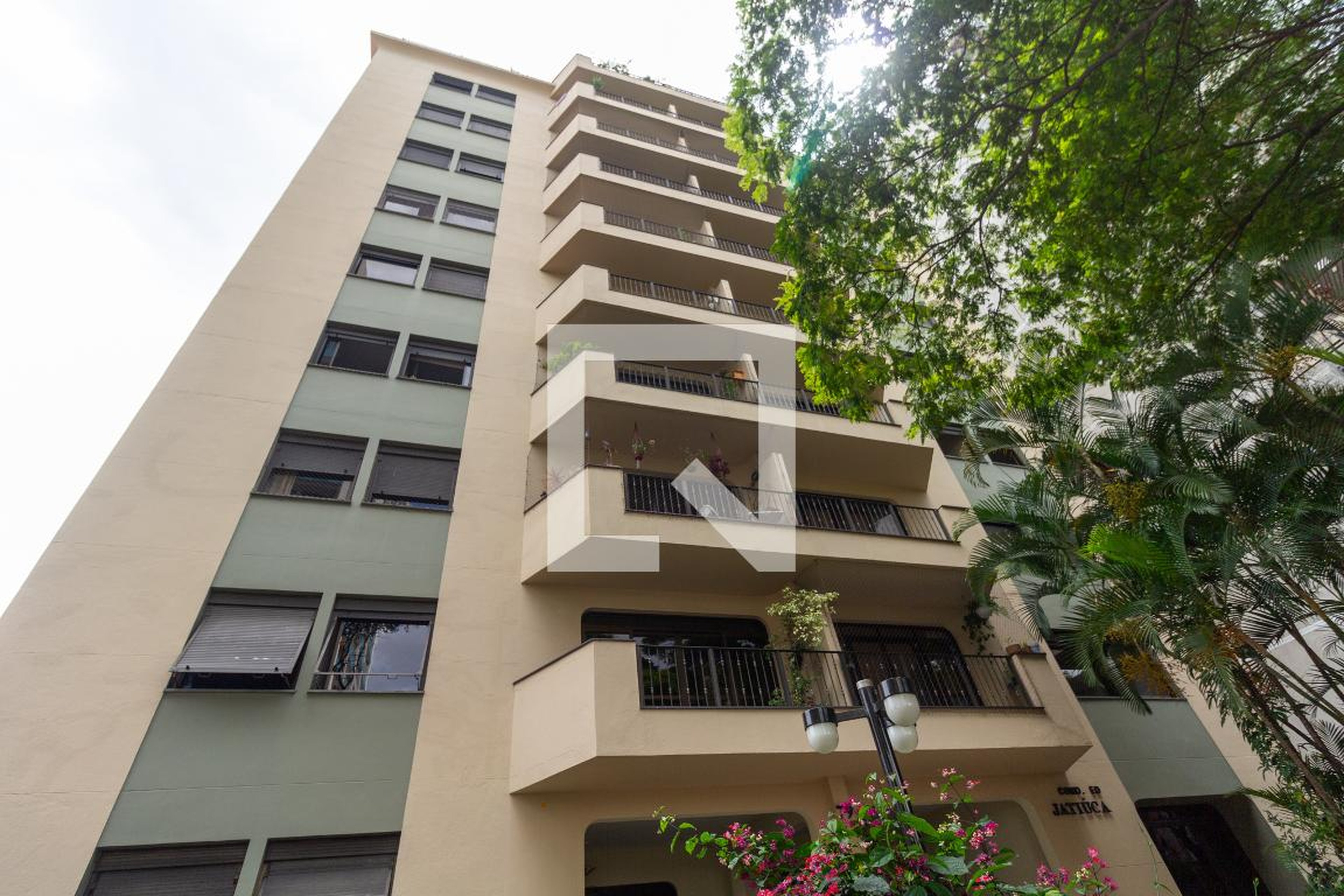 Fachada Condomínio em Rua Engenheiro Bianor, 170