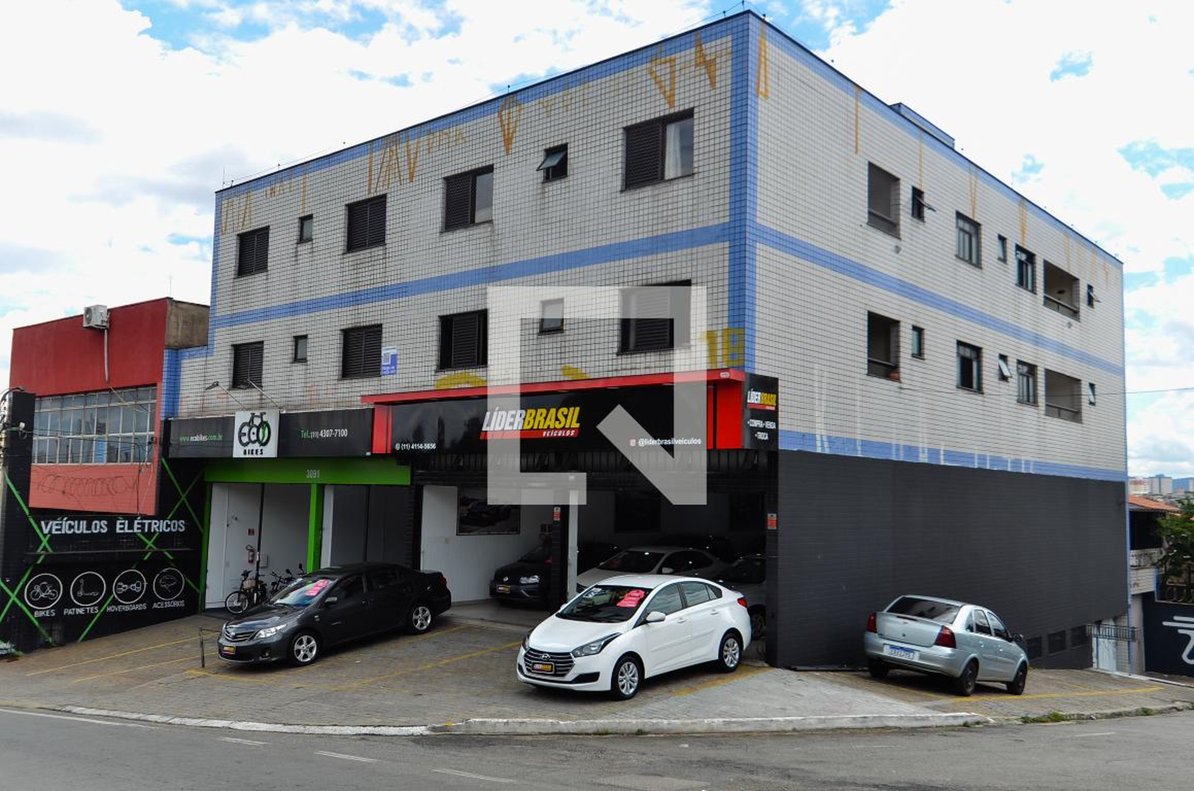 Fachada do Prédio Condomínio em Rua Barros Cassal, 35