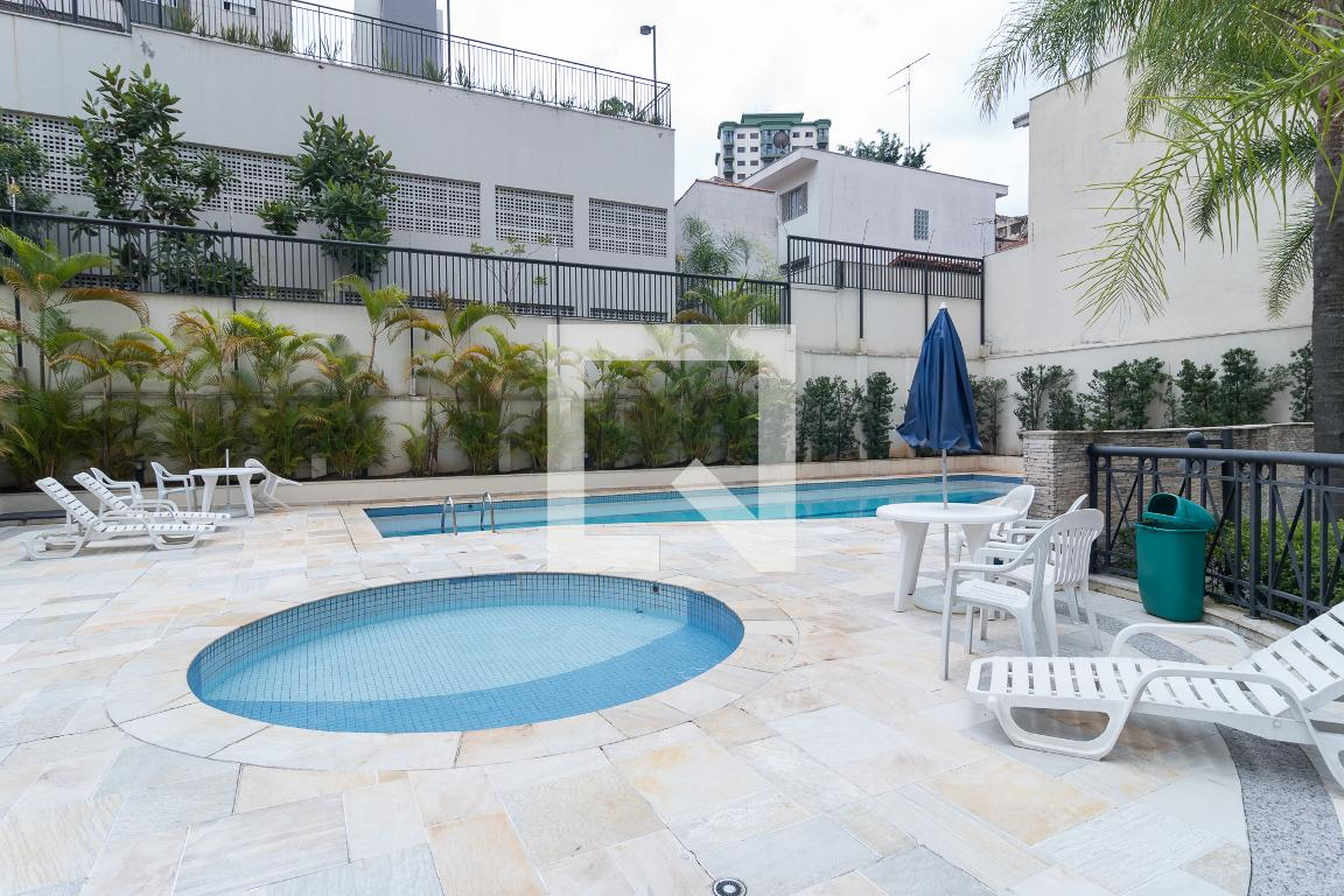 Piscina - Edifício Contemporanium