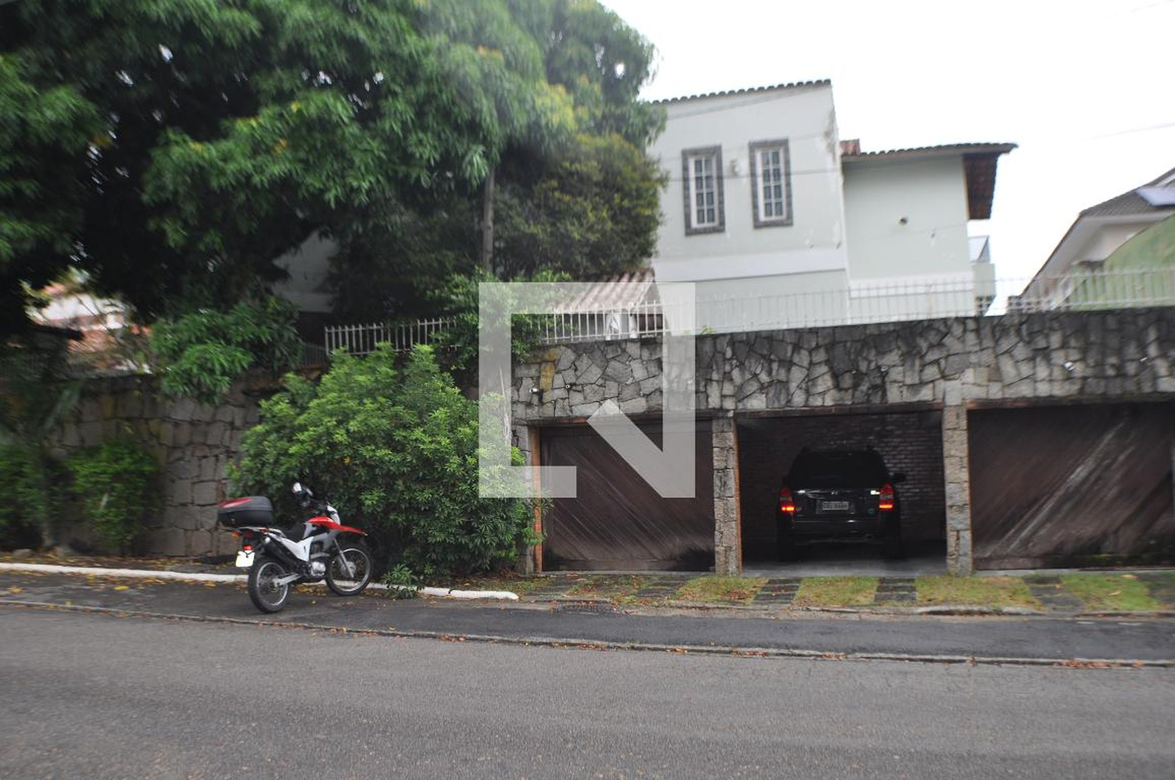 Fachada Condomínio em Rua Pierre Laplace, 1264