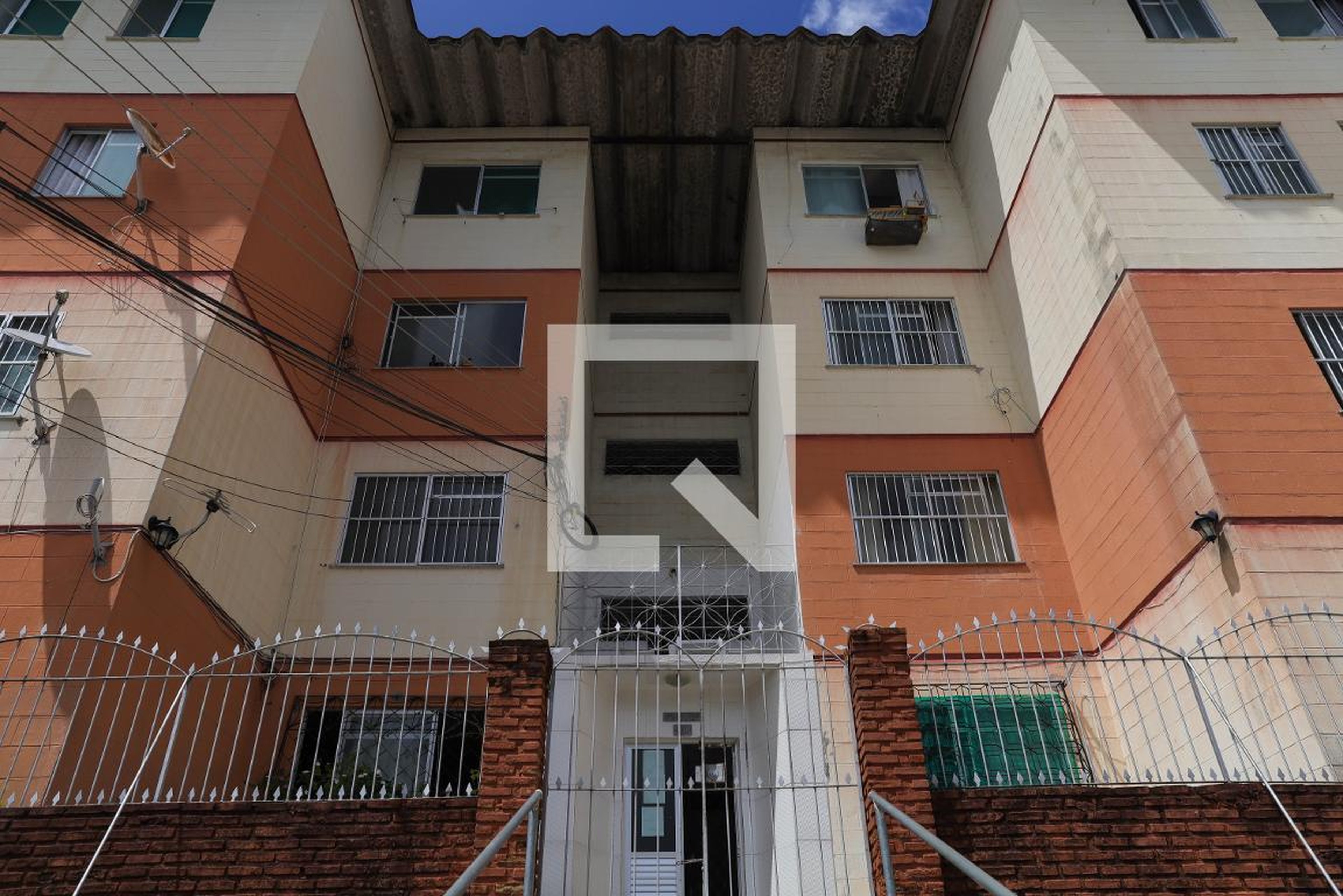 Fachada Condomínio em Rua do Alecrim, 39