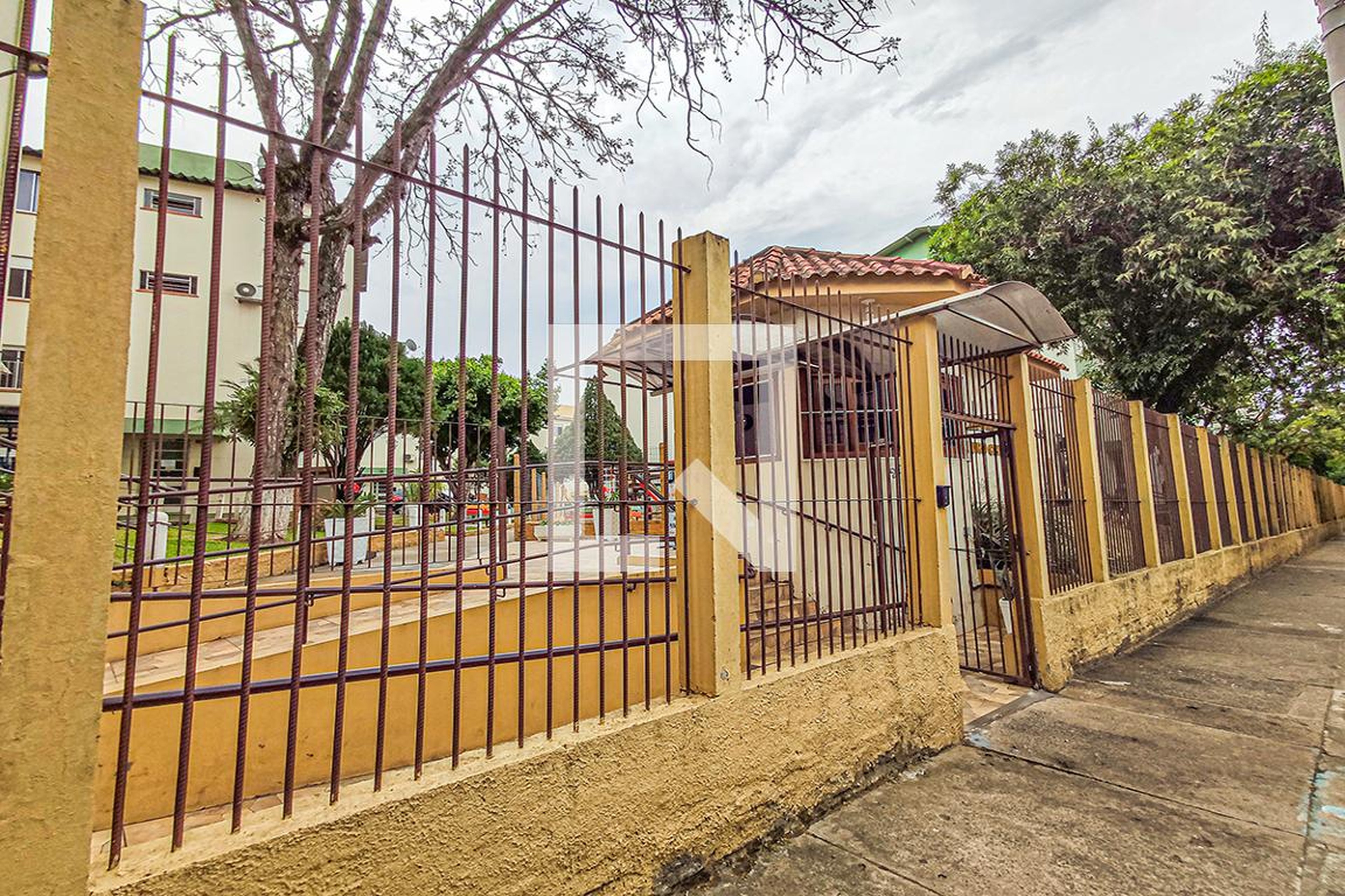 Fachada do Condomínio Condomínio em Rua João Nunes da Silva, 349