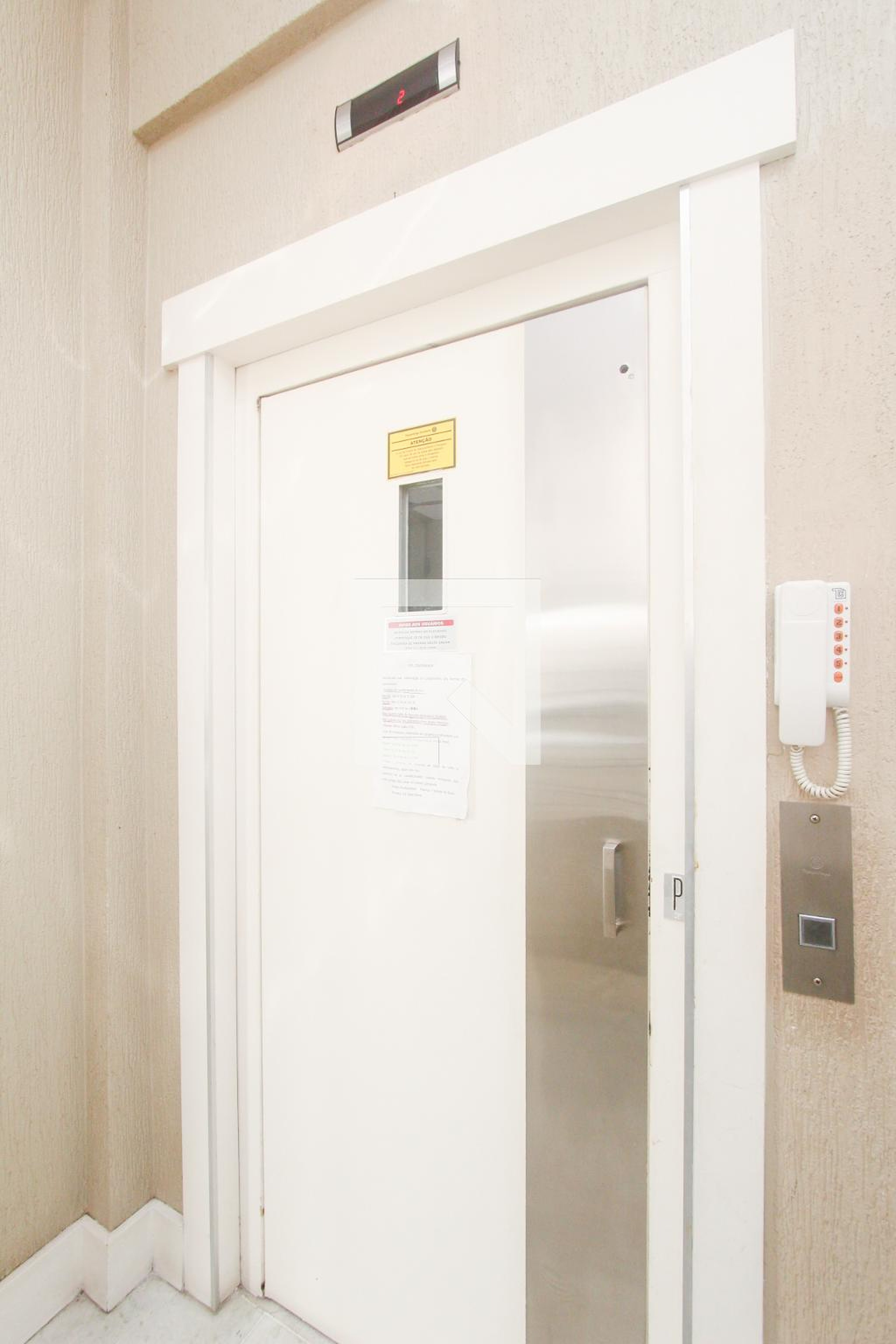 ELEVADOR - Amélia Teles 167