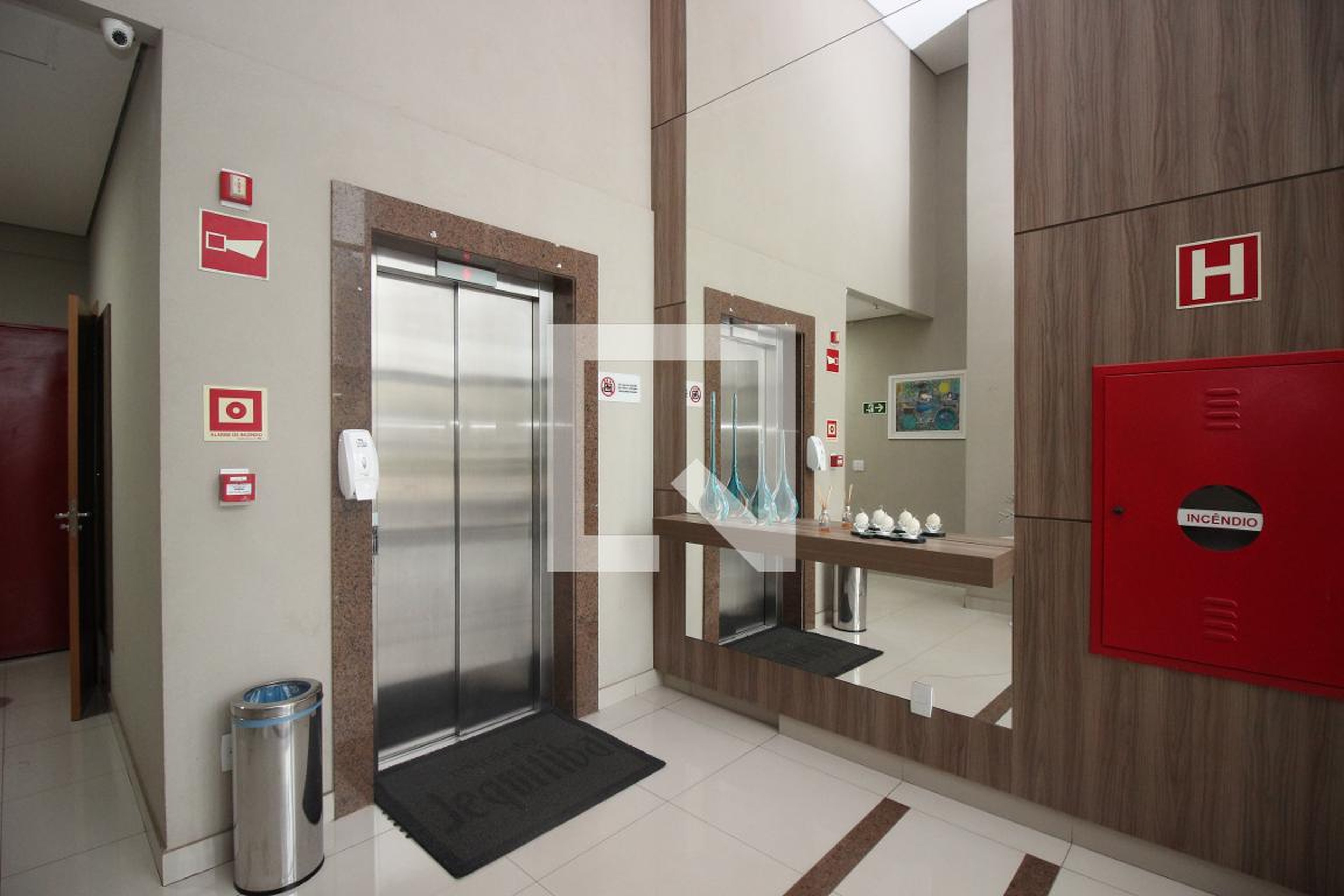 Elevador - Mirante Jequitibá