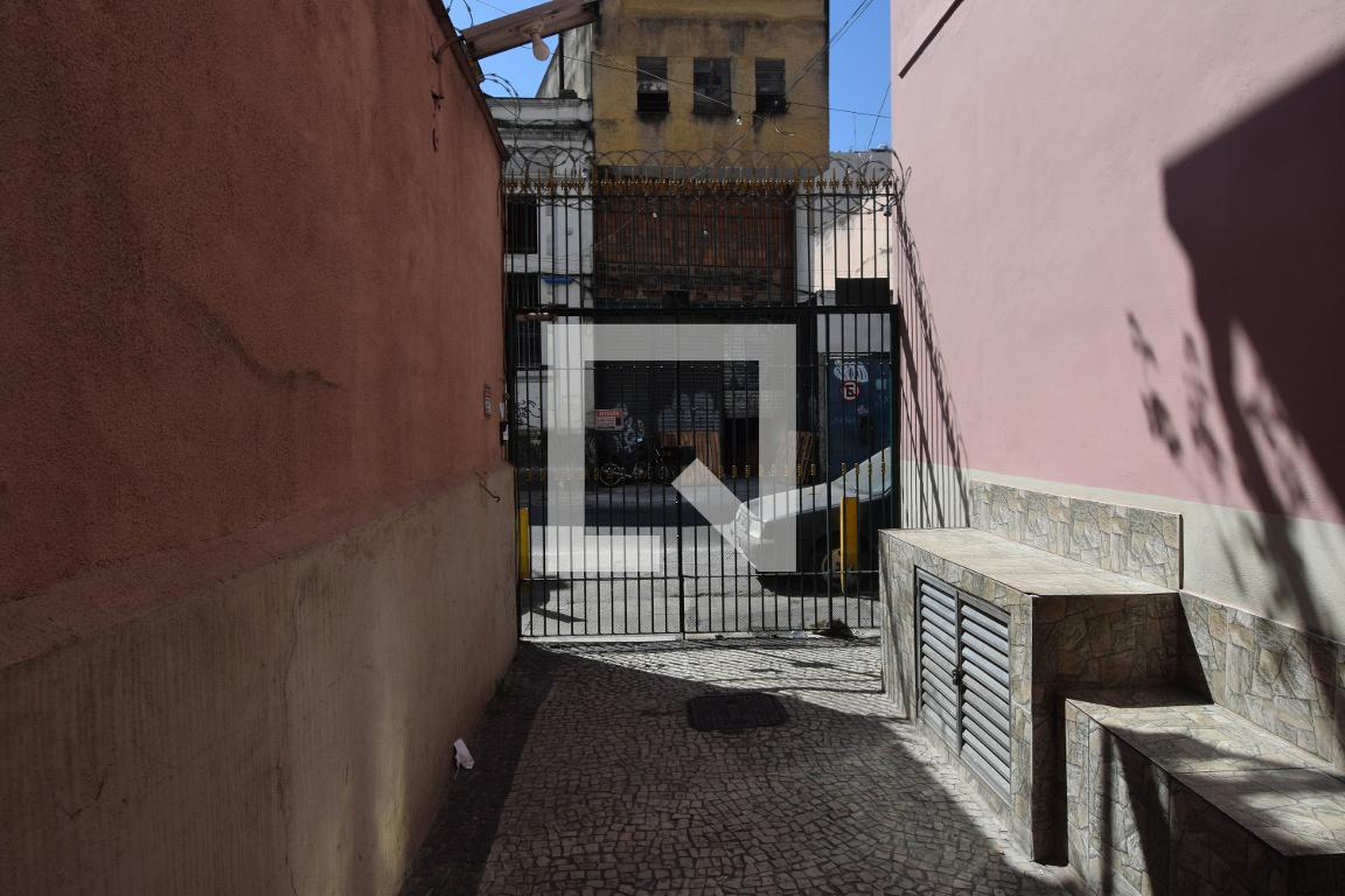 Entrada - Edifício Jardim do Estoril