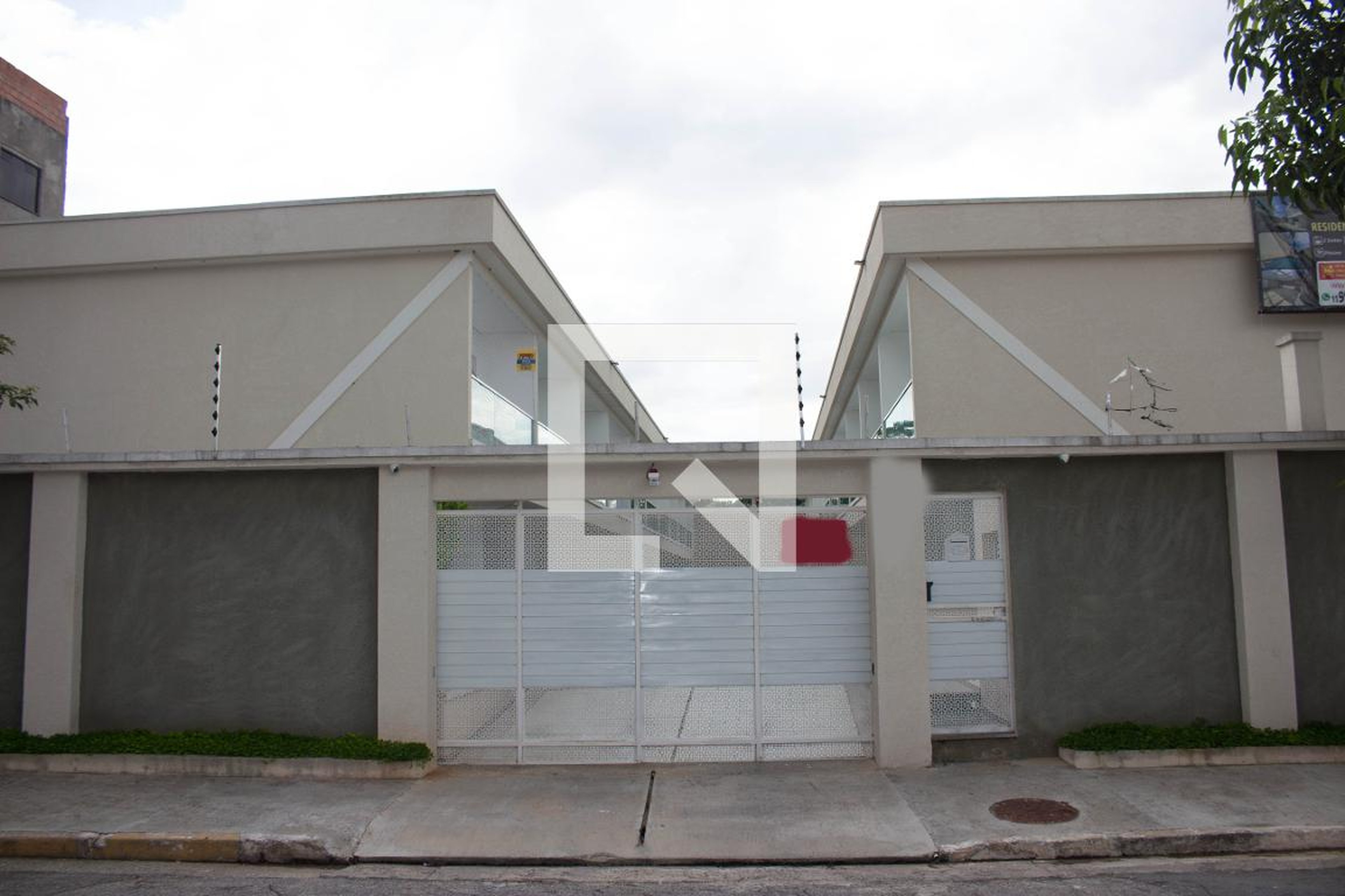 Fachada Condomínio em Rua Francisco Rodrigues Seckler, 745