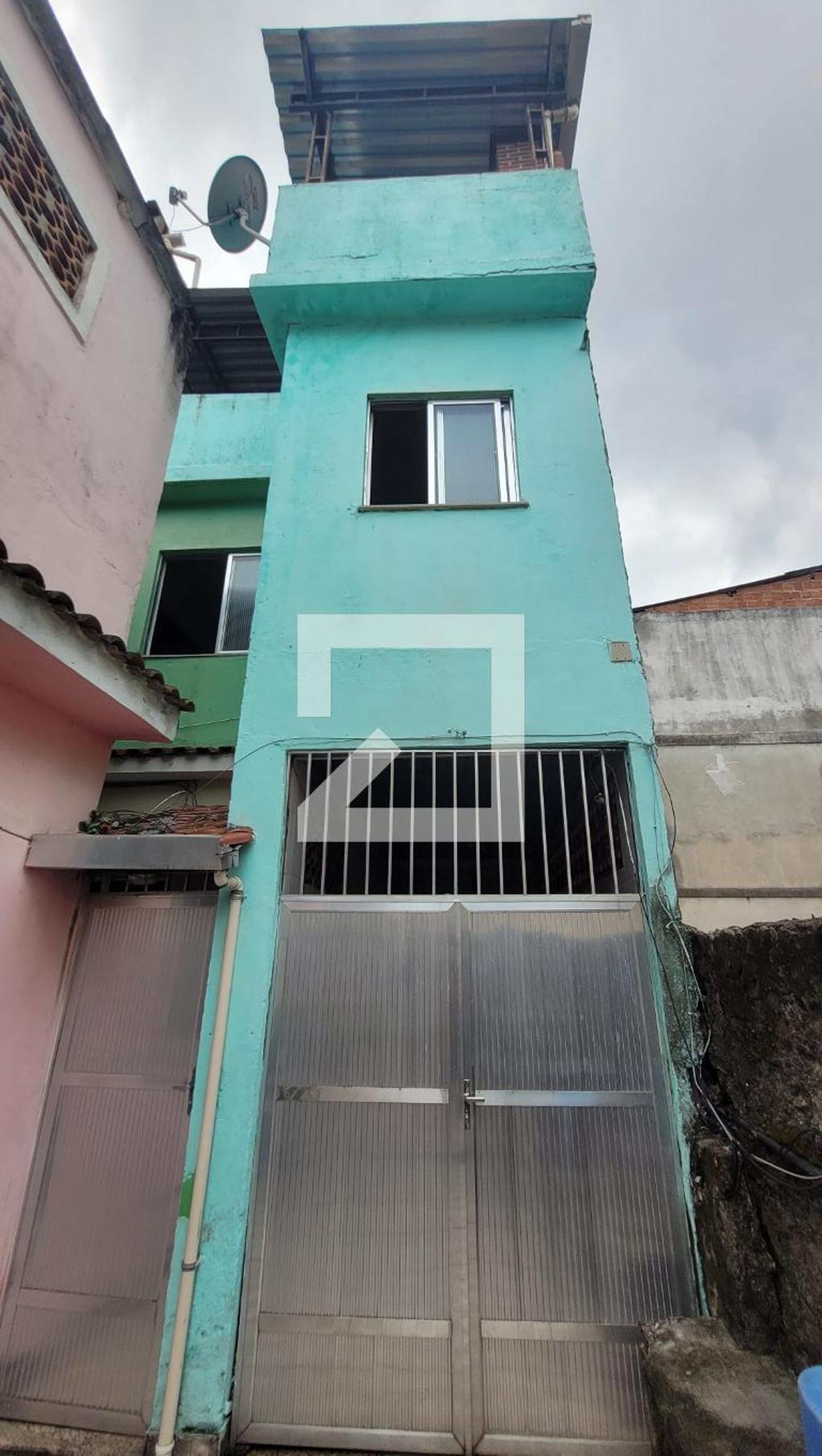 Fachada Condomínio em Rua Acapu, 92