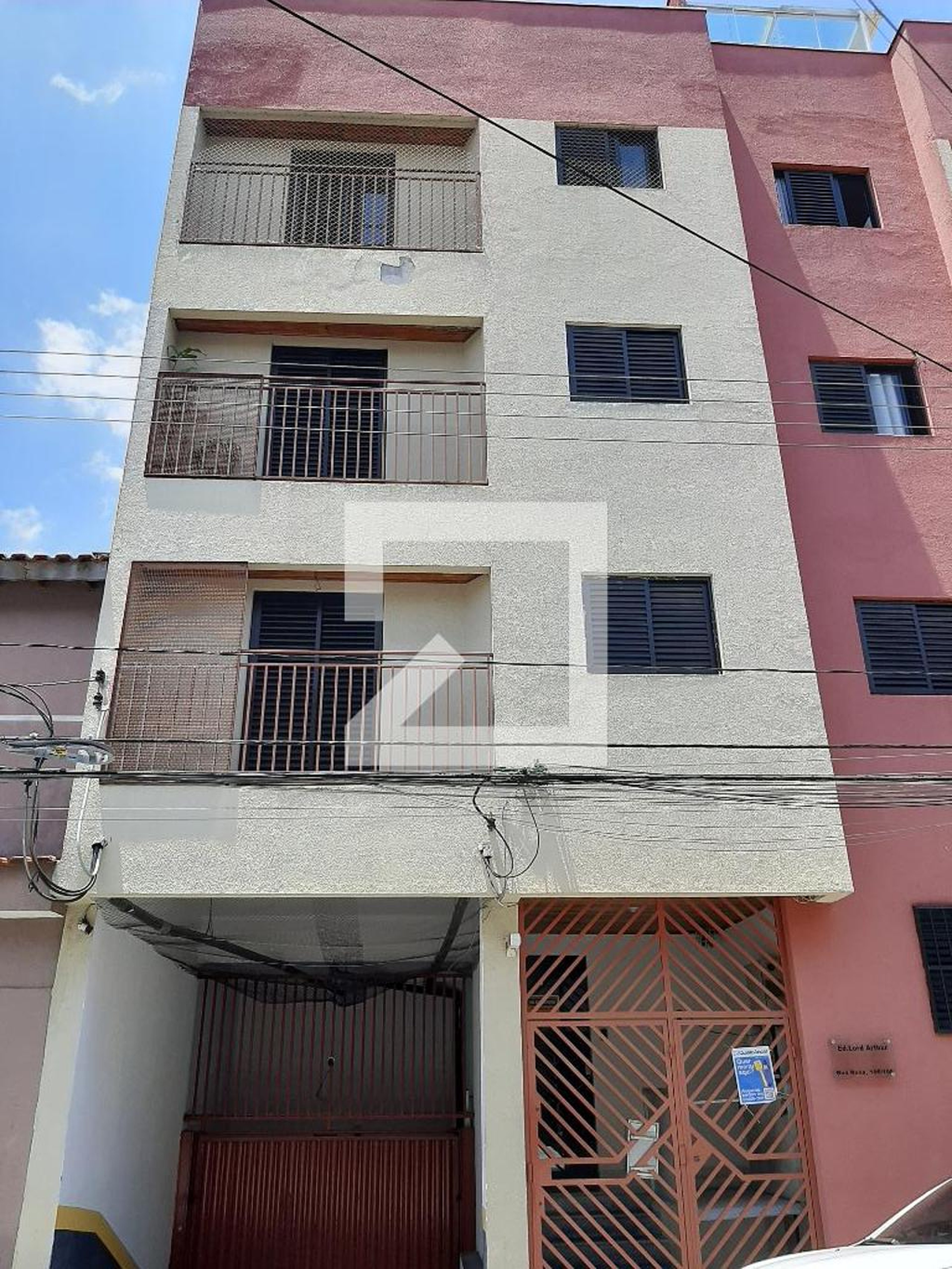 Fachada do Prédio Condomínio em Rua Rosa, 106