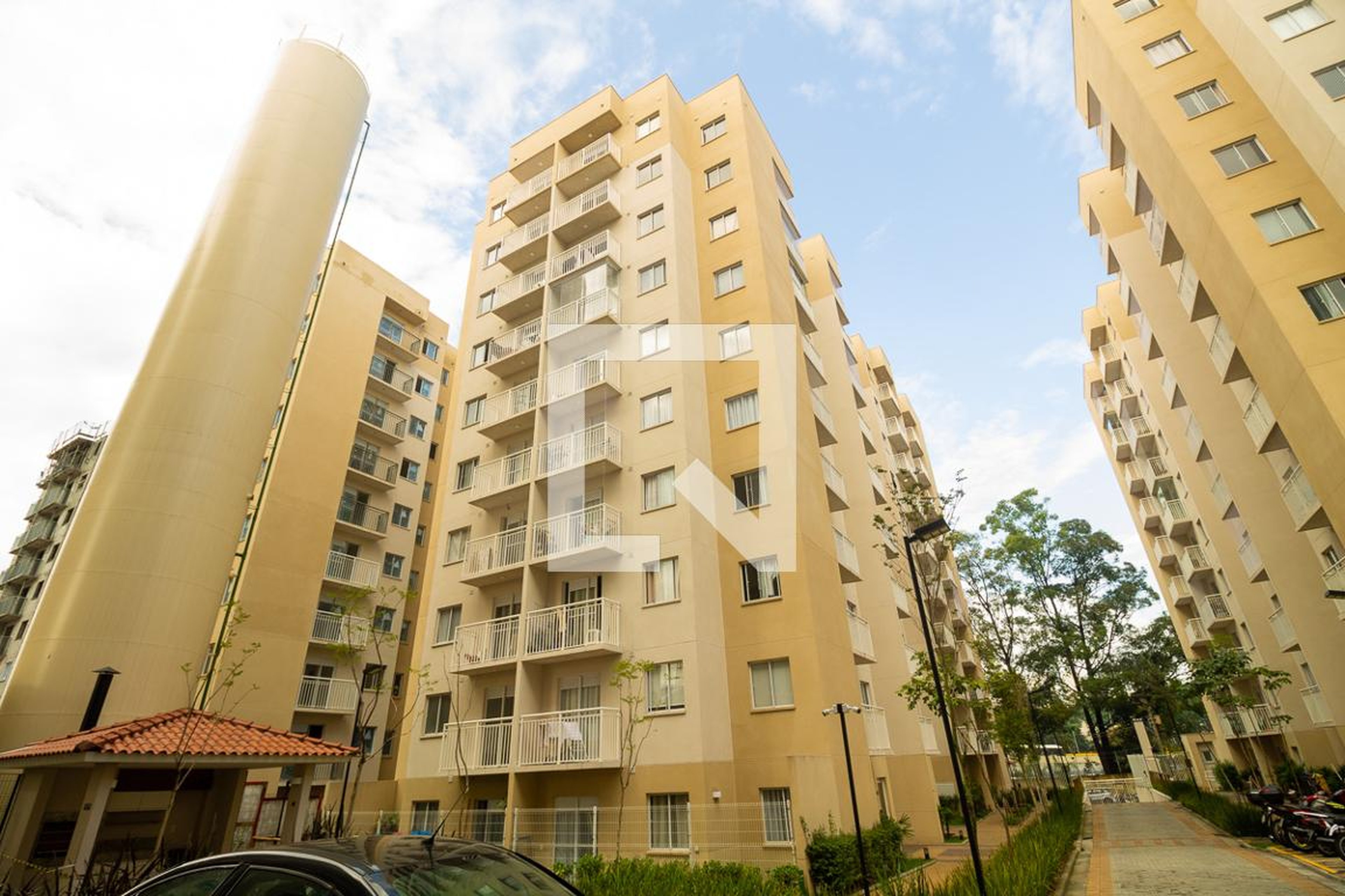 Fachada Condomínio em Praça Alberto Lion, 808